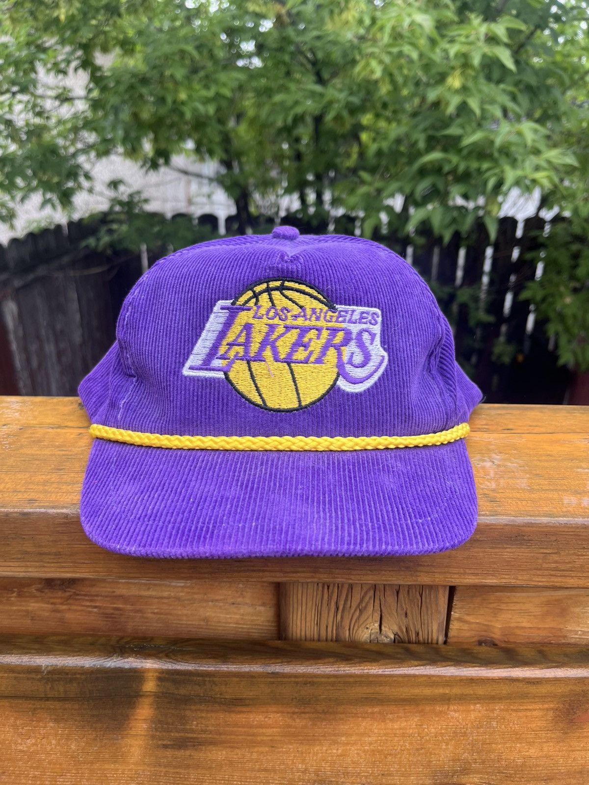 Vintage NBA LA LAKERS Corduroy Snapback Pro Classics