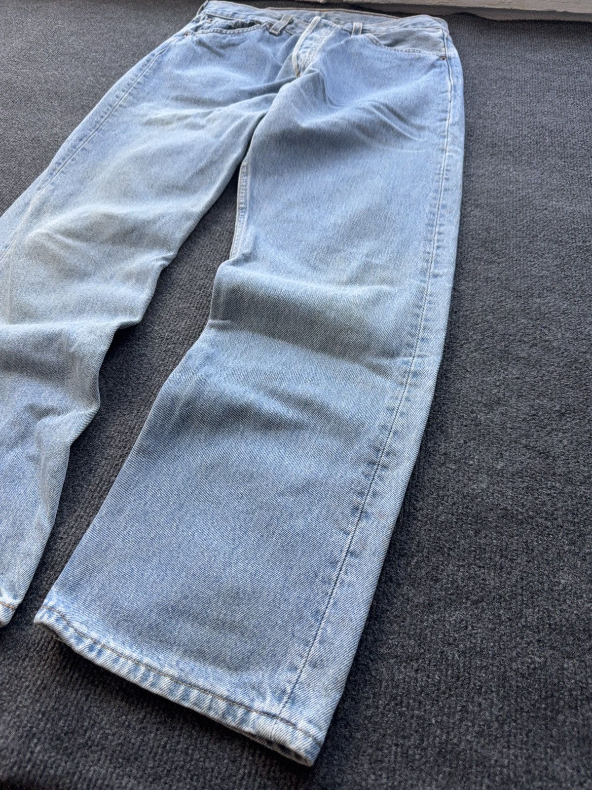 Levi's Retro Levis 501 USA Dirty Light Wash Vintage Straight Jeans Size US 31 - 3 Thumbnail