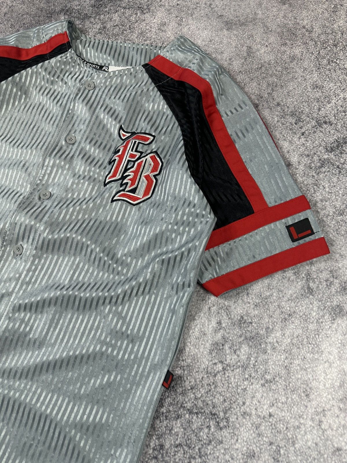 Fubu Vintage Fubu Big Logo T-shirt Streetwear Baggy Style USA M Size US M / EU 48-50 / 2 - 3 Thumbnail