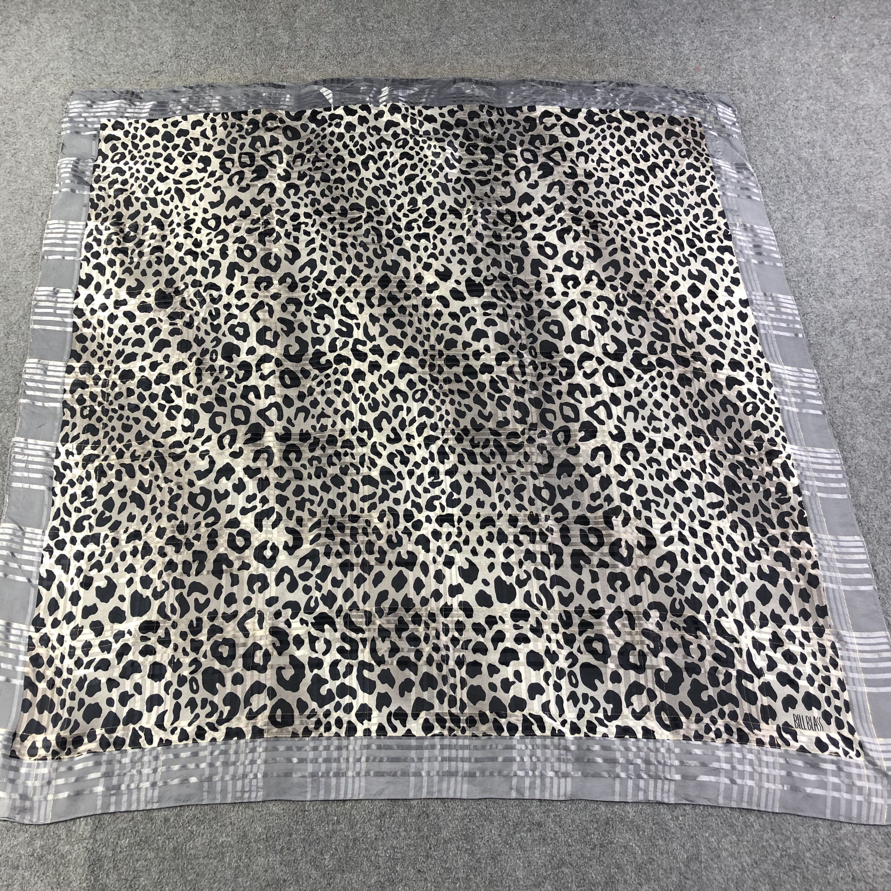 Bill Blass Bill Blass Silk Scarf M837 Size ONE SIZE - 1 Thumbnail