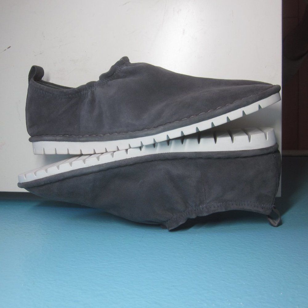 Danier Kelsi Dagger "Royce" Slip On Suede 39 Size 8.5 New in Box Size US 8.5 / IT 38.5 - 16 Thumbnail