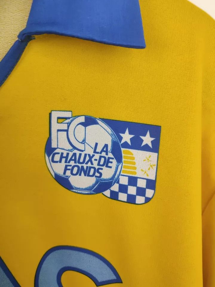 Vintage FC LA CHAUX-DE-FONDS FOOTBALL Kit SHIRT SOCCER JERSEY #3 Size US XL / EU 56 / 4 - 11 Thumbnail