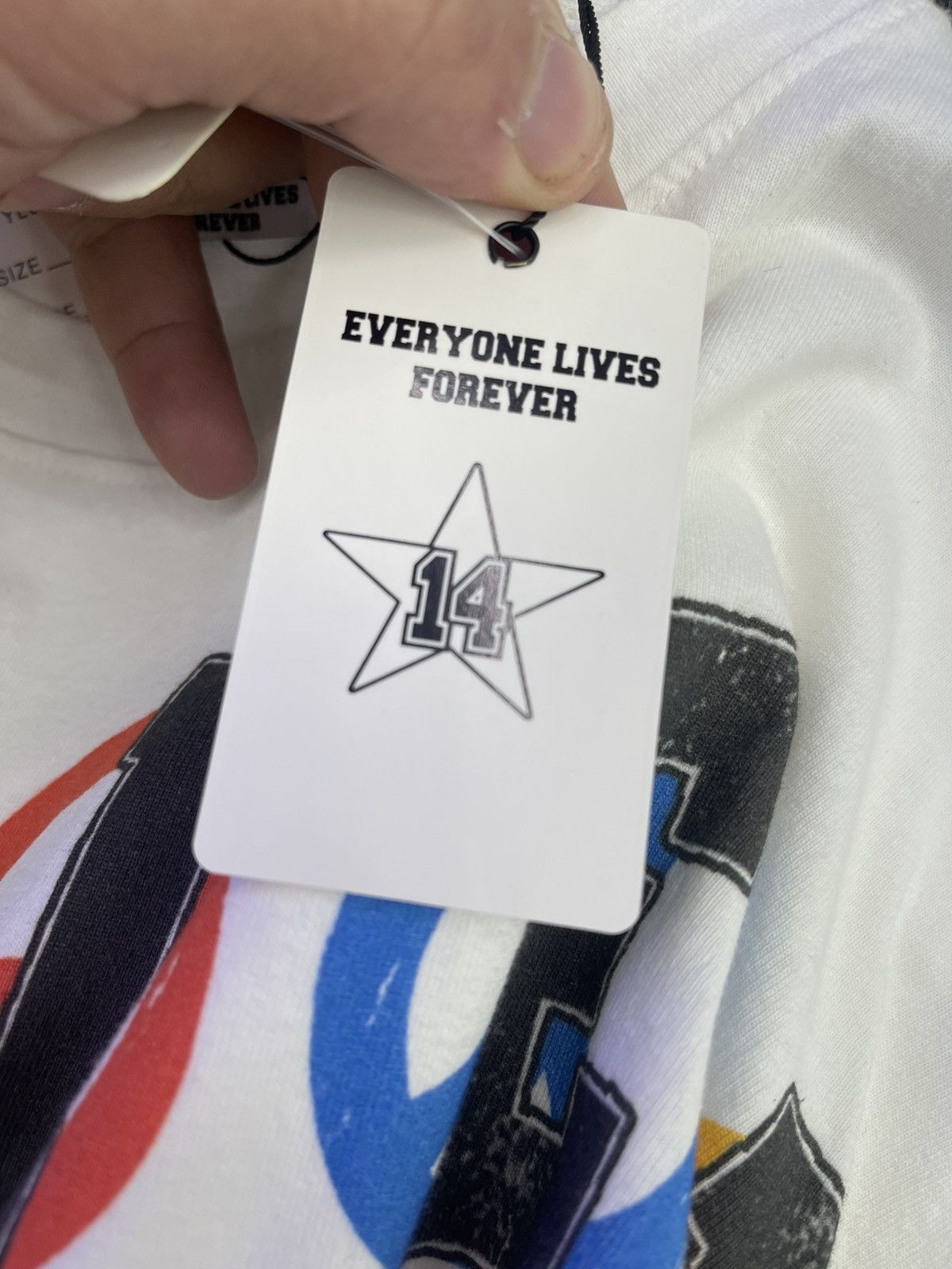Vale Vale lives warzone tee white Size US L / EU 52-54 / 3 - 4 Thumbnail