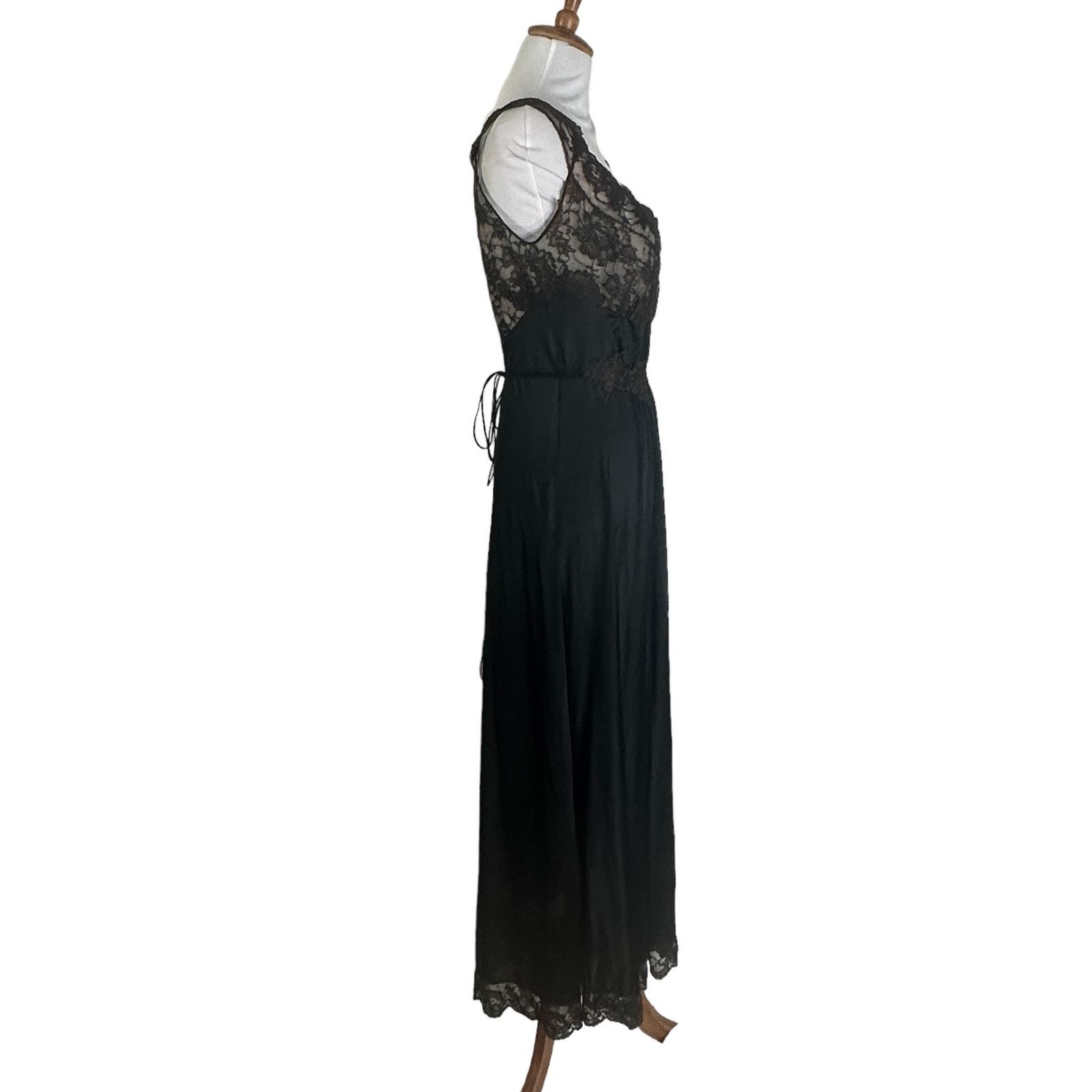 Vintage Vintage 1960s Black Lace Full Length Maxi Nightgown S/M Size S / US 4 / IT 40 - 6 Thumbnail