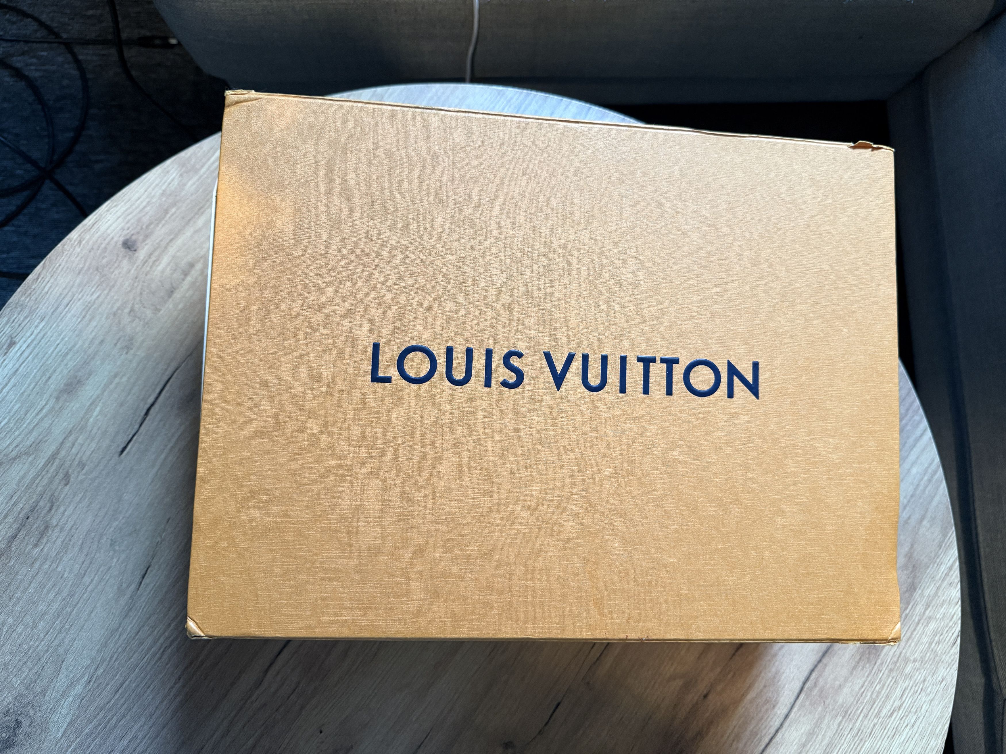 Louis Vuitton Louis Vuitton 100% Cashmere Hoodie – Size M – Blue Size US M / EU 48-50 / 2 - 8 Thumbnail