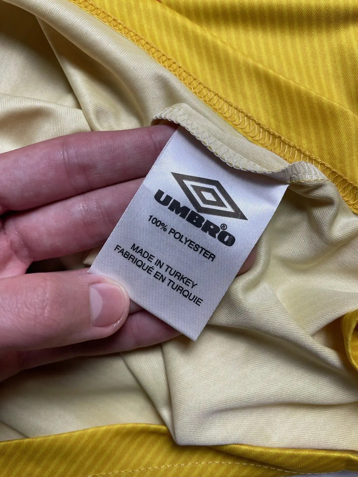 Umbro Umbro Brazil Pro Training Vintage design Brasil jersey Tee Size US L / EU 52-54 / 3 - 4 Thumbnail