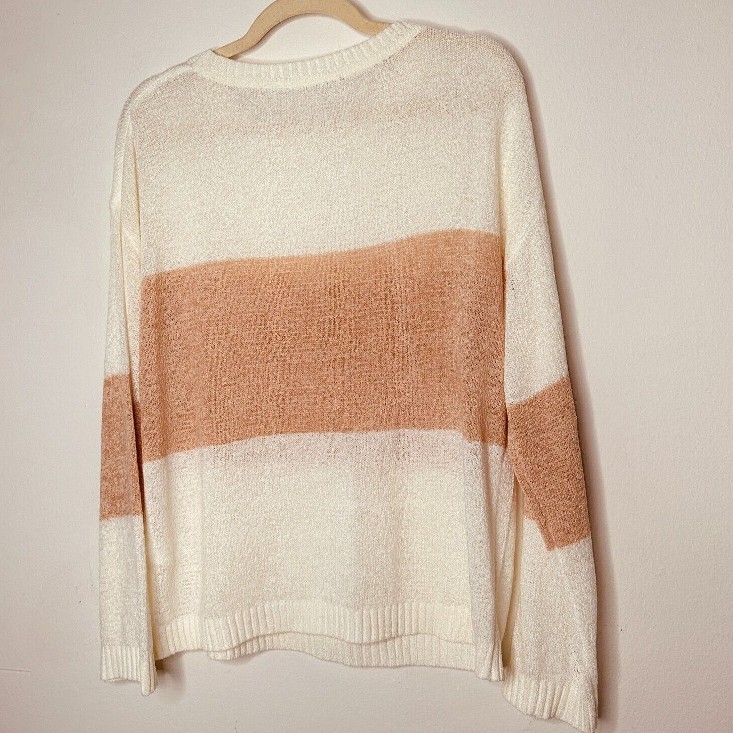 Other Newbury Kustom Peach & Cream Color Block Round Neck Sweater Size M / US 6-8 / IT 42-44 - 2 Thumbnail