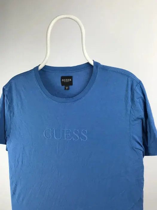 Guess Guess T-shirt embroidered logo streetwear size Medium Size US M / EU 48-50 / 2 - 2 Thumbnail