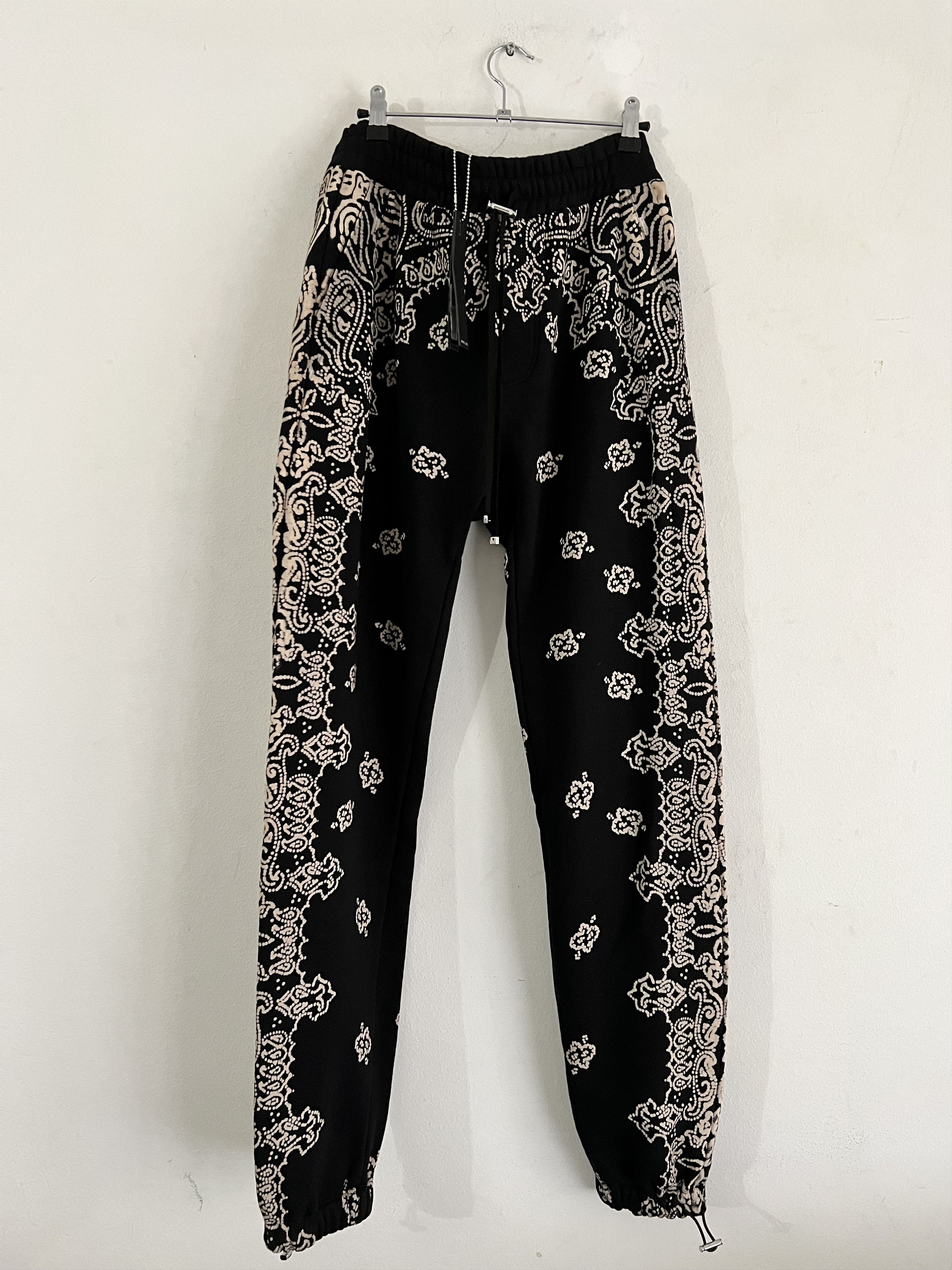 Amiri BNWT Black Bandana Bleach Sweatpants Size US 32 / EU 48 - 1 Thumbnail