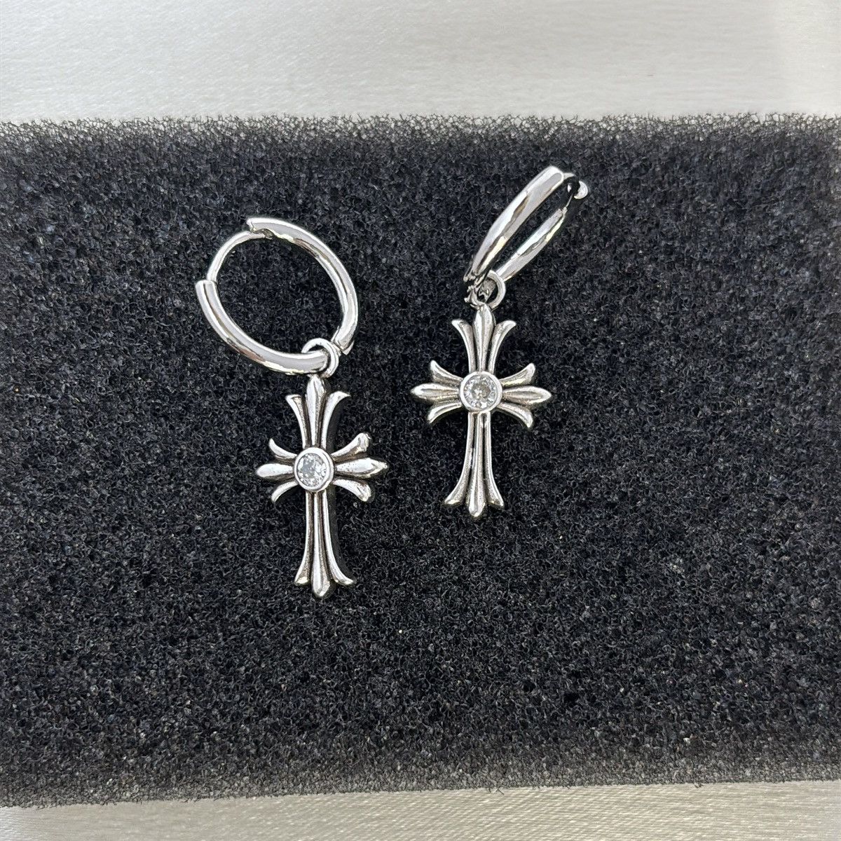 Other Cross Dangle Drop Earrings for Men Women Streetwear Size ONE SIZE - 2 Thumbnail