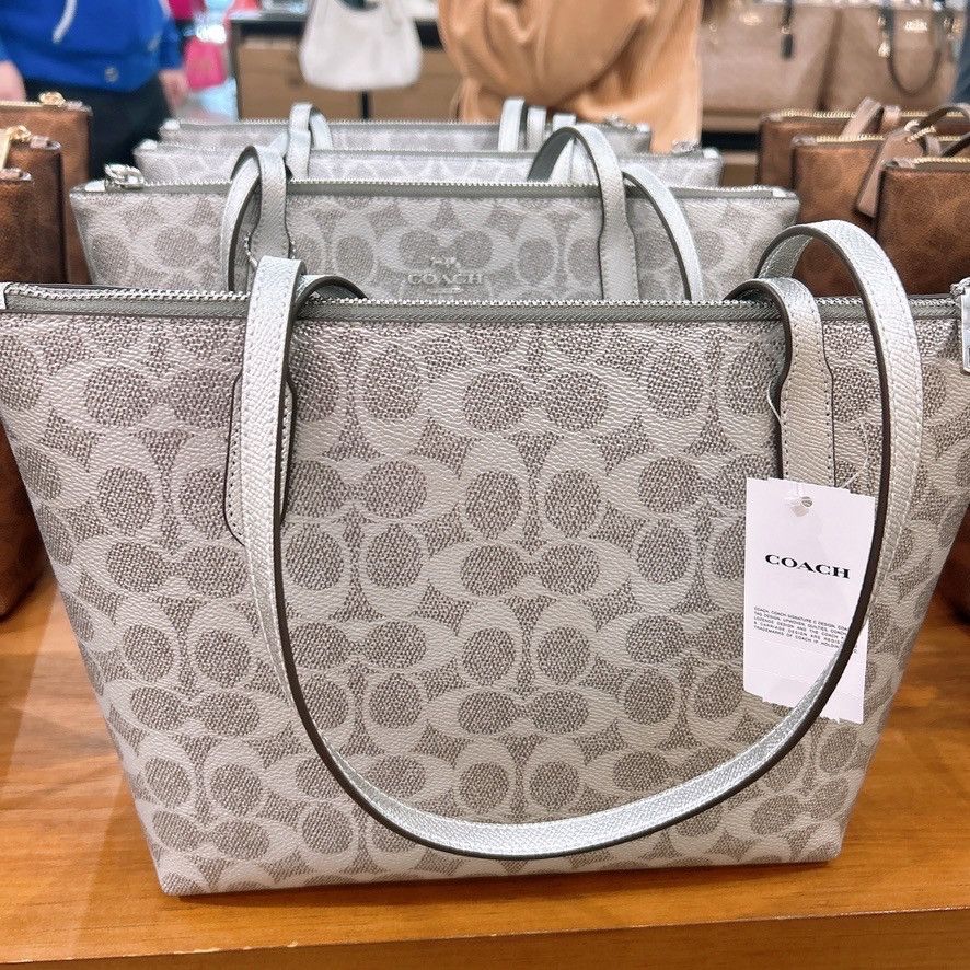 Coach Fiona Zip Tote Bag In Signature Canvas CW396 Size ONE SIZE - 3 Thumbnail