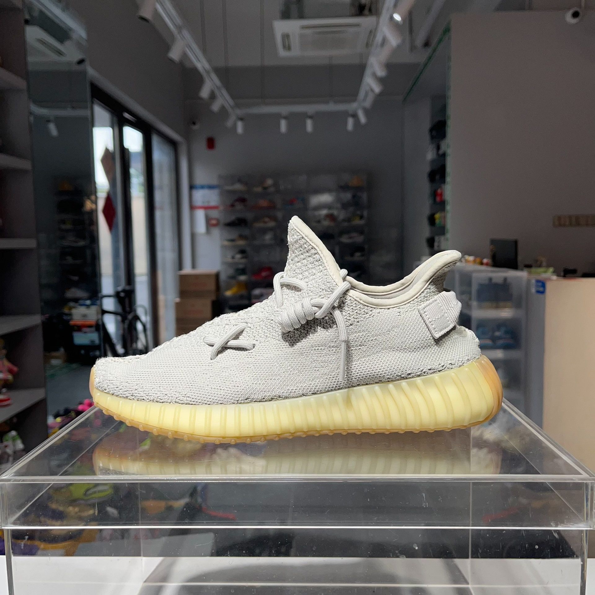 Adidas Adidas YEEZY Lowtop Sneakers 9.5 Men Size US 9.5 / EU 42-43 - 1 Thumbnail