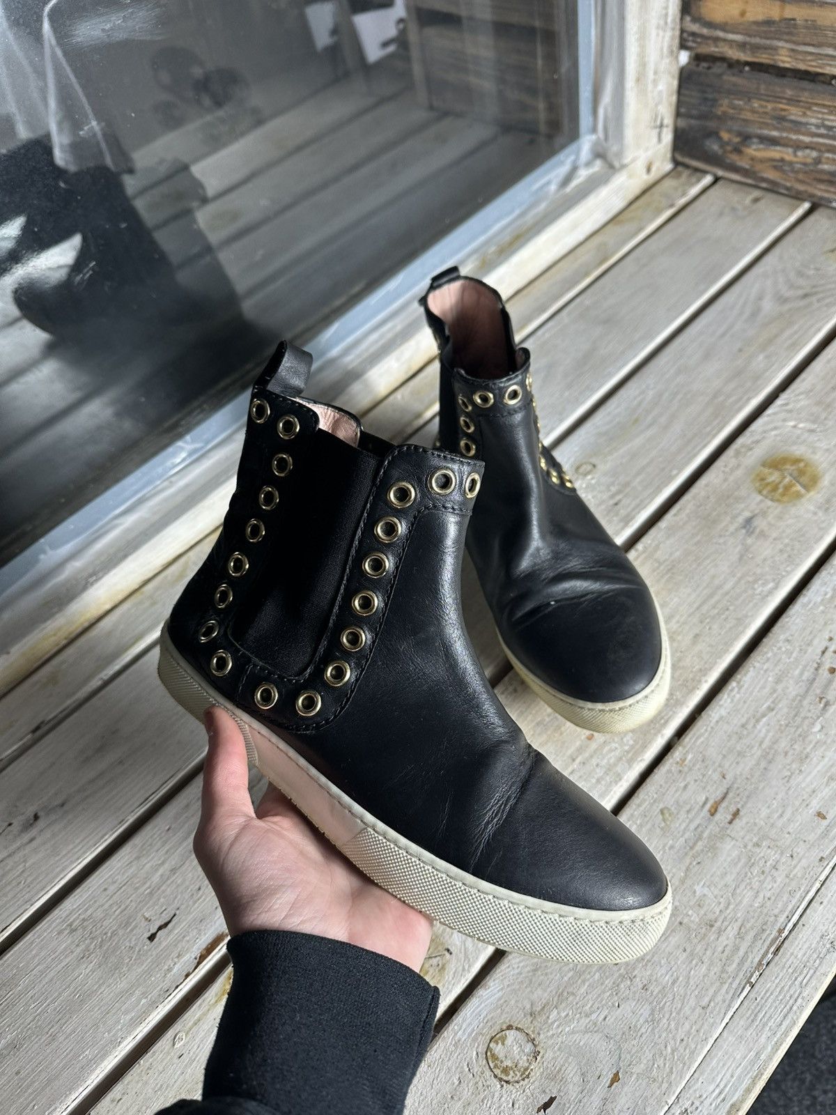 Japanese Brand × Moschino × Vintage 🚨MOSCHINO BOUTIQUE Leather High-Top Sneakers y2k luxury Size US 9.5 / IT 39.5 - 1 Thumbnail