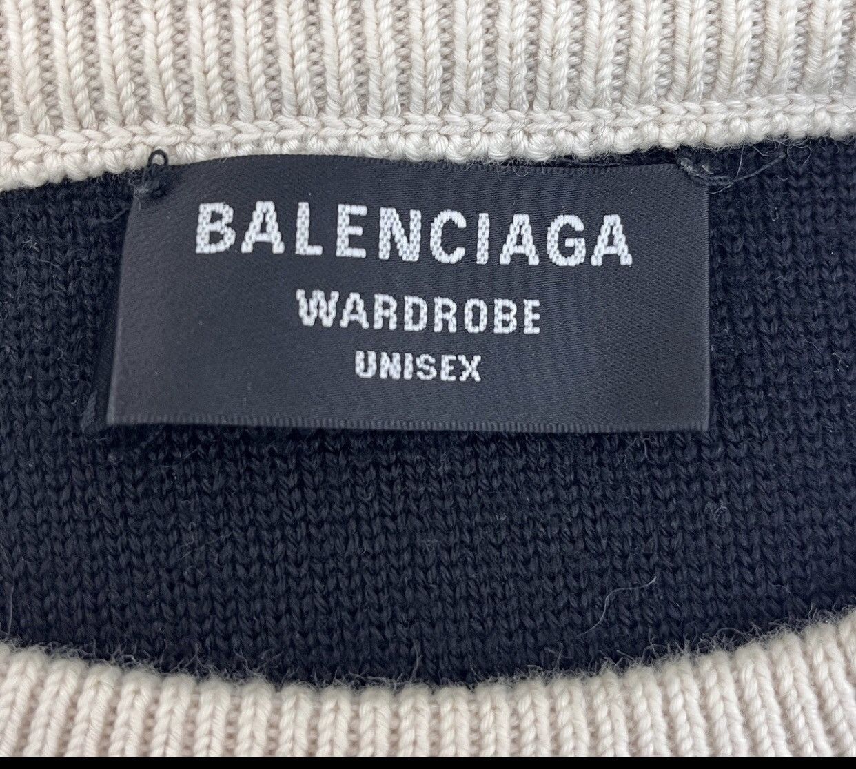 Balenciaga Balenciaga beige bullet screen long sweater2412-Nextarrow Size US XS / EU 42 / 0 - 5 Thumbnail