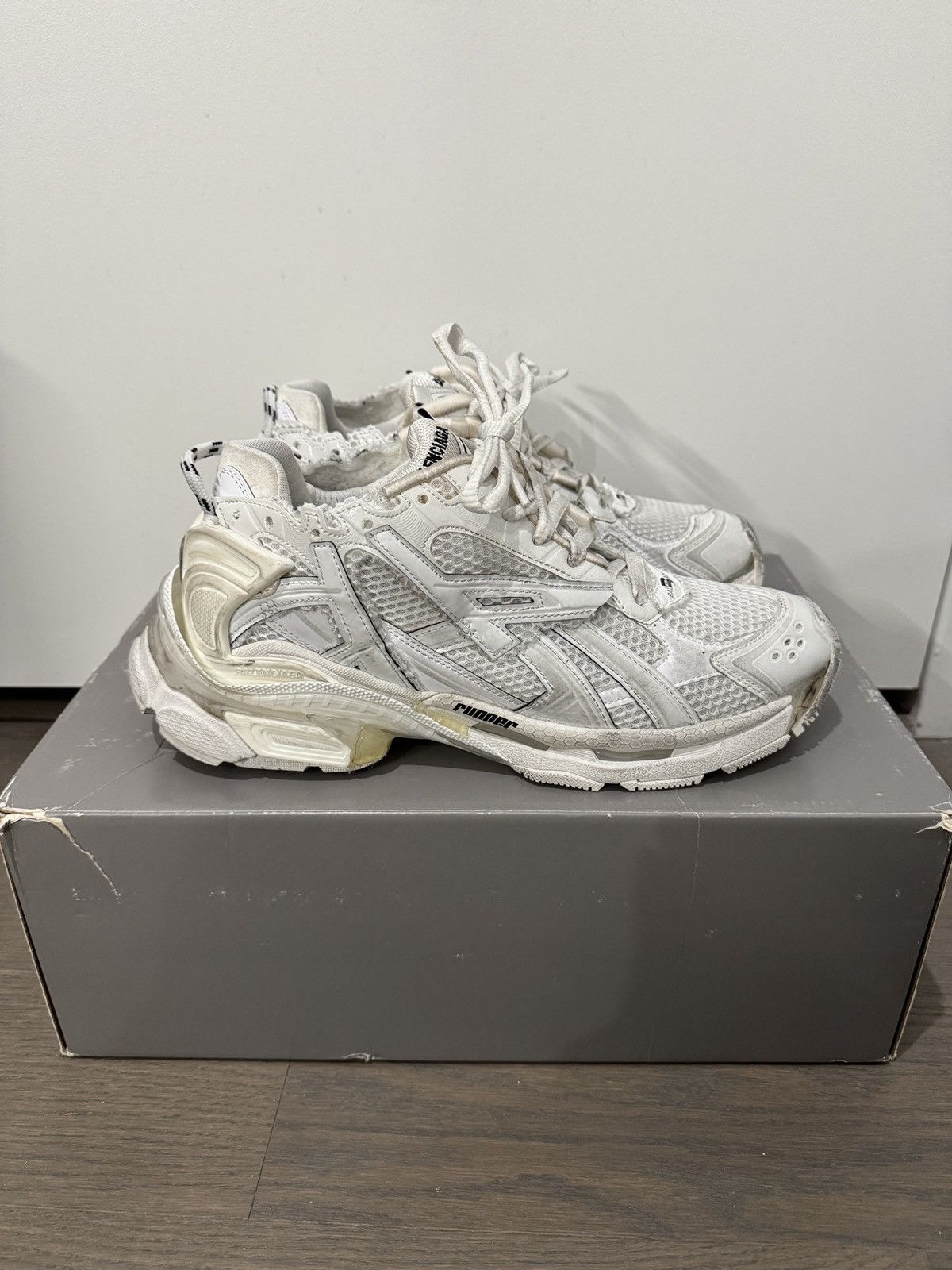 Balenciaga Balenciaga Runner Sneaker Size US 9 / EU 42 - 4 Thumbnail