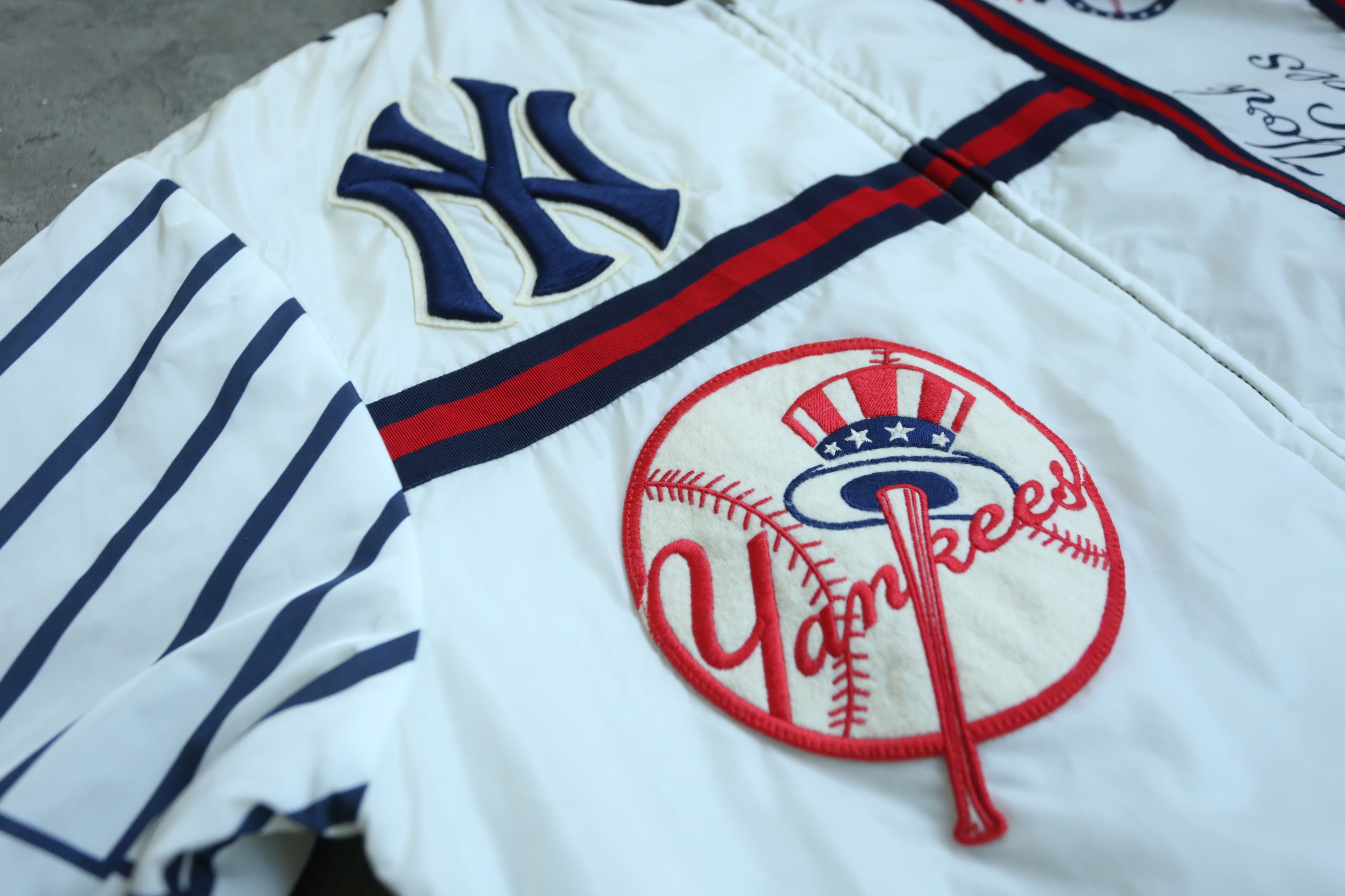 Gucci × New York Yankees Gucci - NY Yankees - F/W 18 - Striped Bomber Size US S / EU 44-46 / 1 - 4 Thumbnail