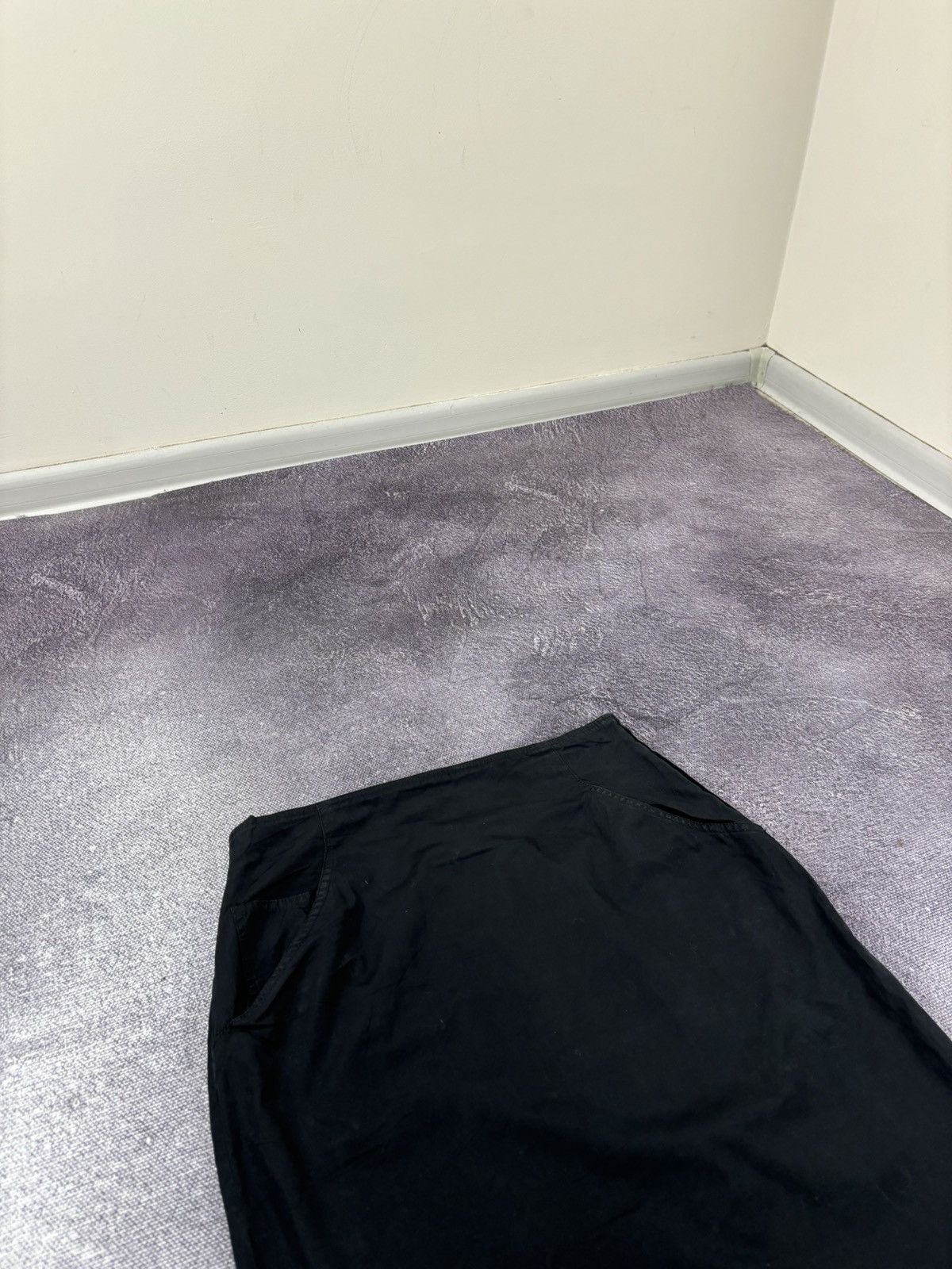 Max Mara Vintage Max Mara Women’s Black Luxury Straight Midi Skirt Size 30" / US 8 / IT 44 - 4 Thumbnail