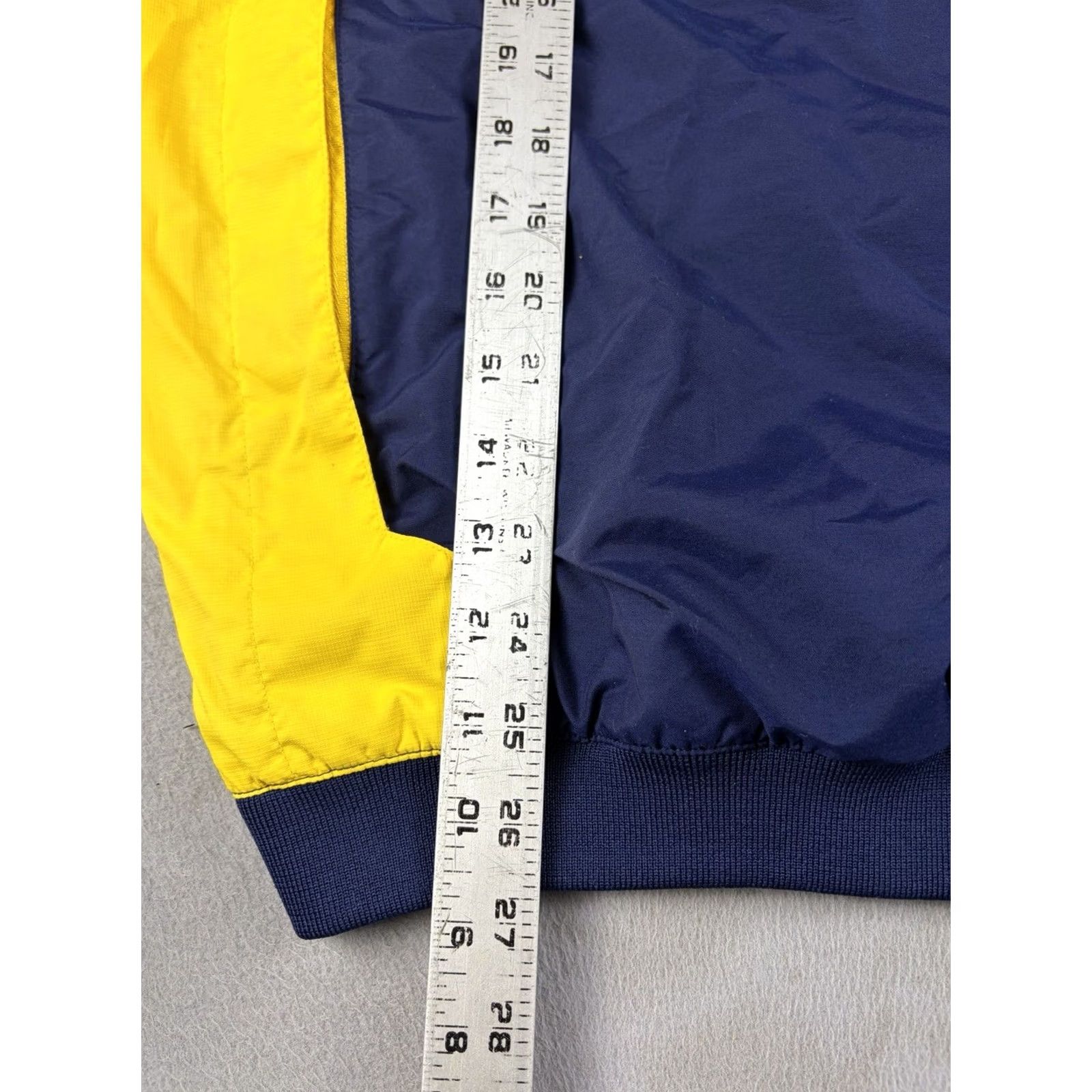 Nike VINTAGE Nike Michigan Wolverines Windbreaker Pullover Mens S Center Swoosh Jacket Size US S / EU 44-46 / 1 - 8 Thumbnail