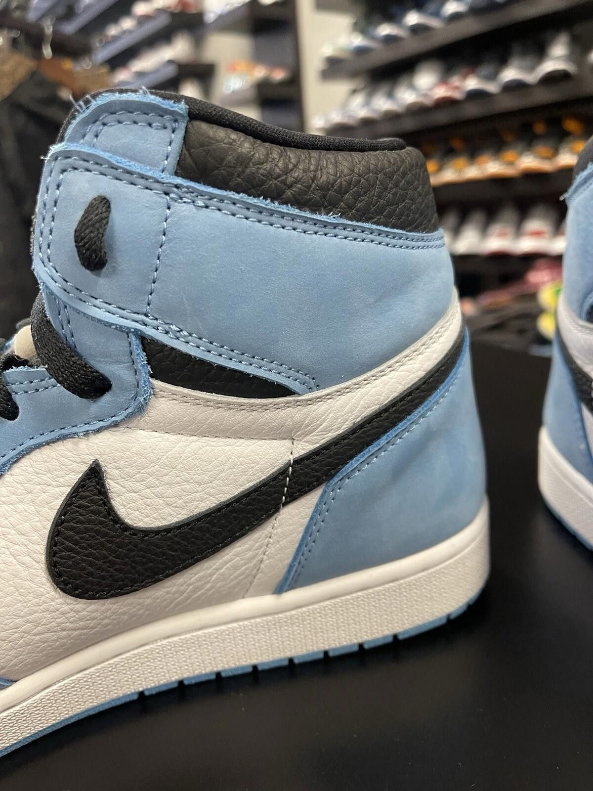 Jordan Brand Size 12.5 - Nike Men’s Air Jordan 1 Retro OG High University Size US 12.5 / EU 45-46 - 7 Thumbnail