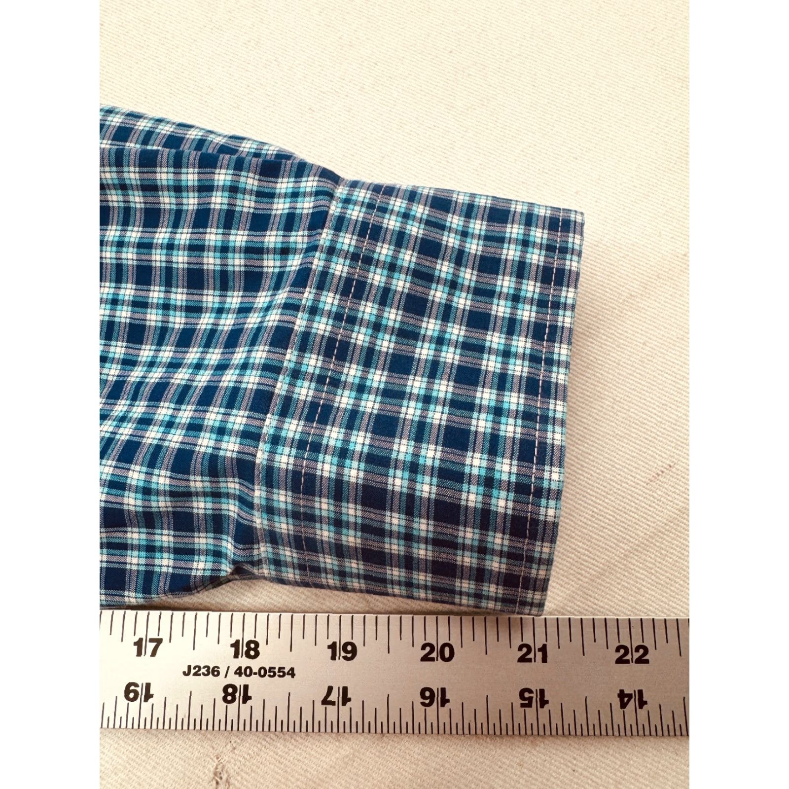 Jos. A. Bank VINTAGE Jos. A. Banks Long Sleeve Button Up Mens XL Blue Check Tailored Fit Shirt 2838 Size US XL / EU 56 / 4 - 8 Thumbnail