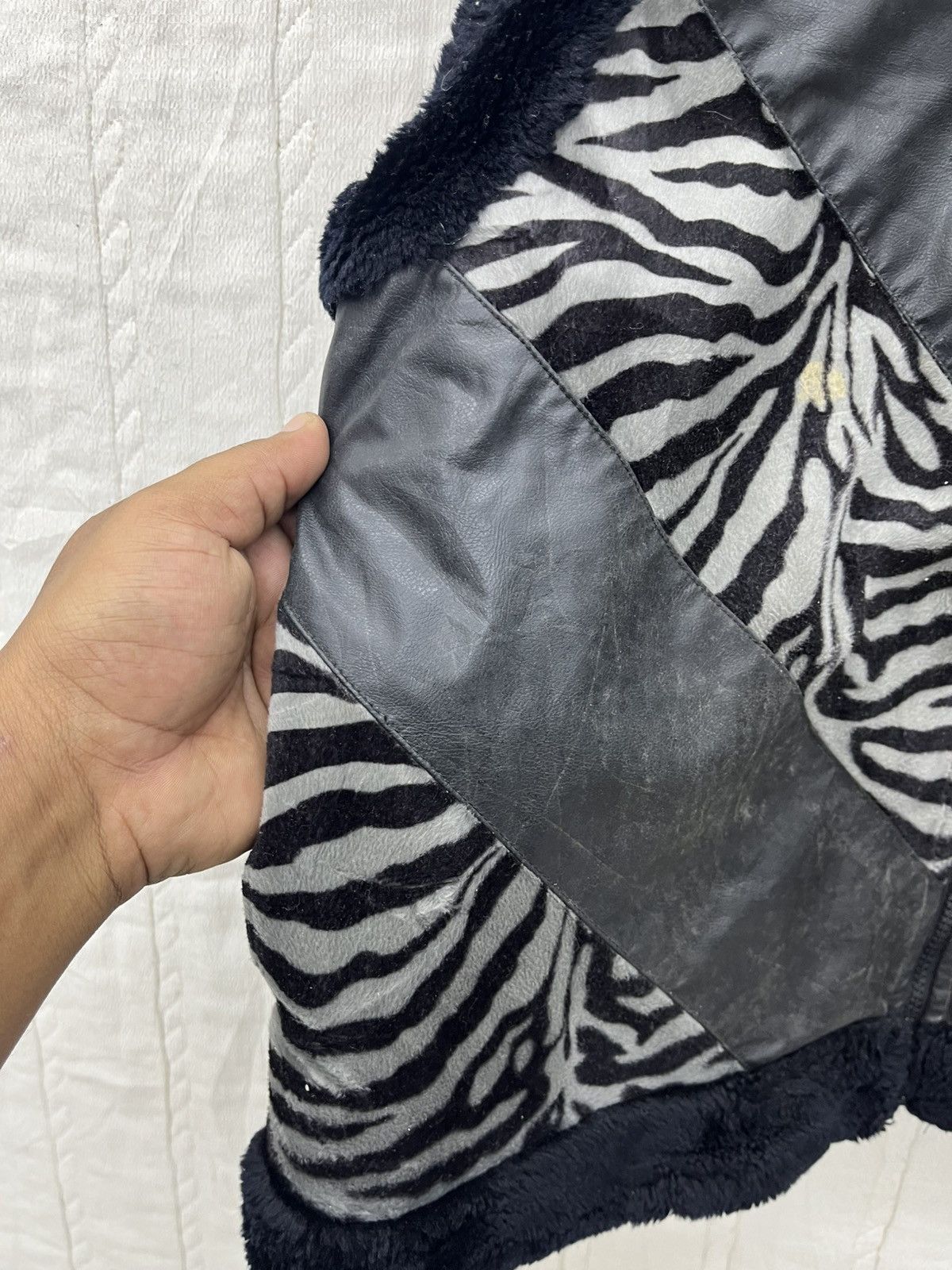 Japanese Brand STEALS🔥ZEBRA FUR VEST JACKET Size M / US 6-8 / IT 42-44 - 4 Thumbnail