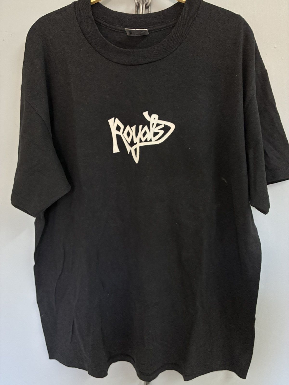 Vintage Vintage 90s Royals Back in Black streetwear t shirt Size US XL / EU 56 / 4 - 3 Thumbnail