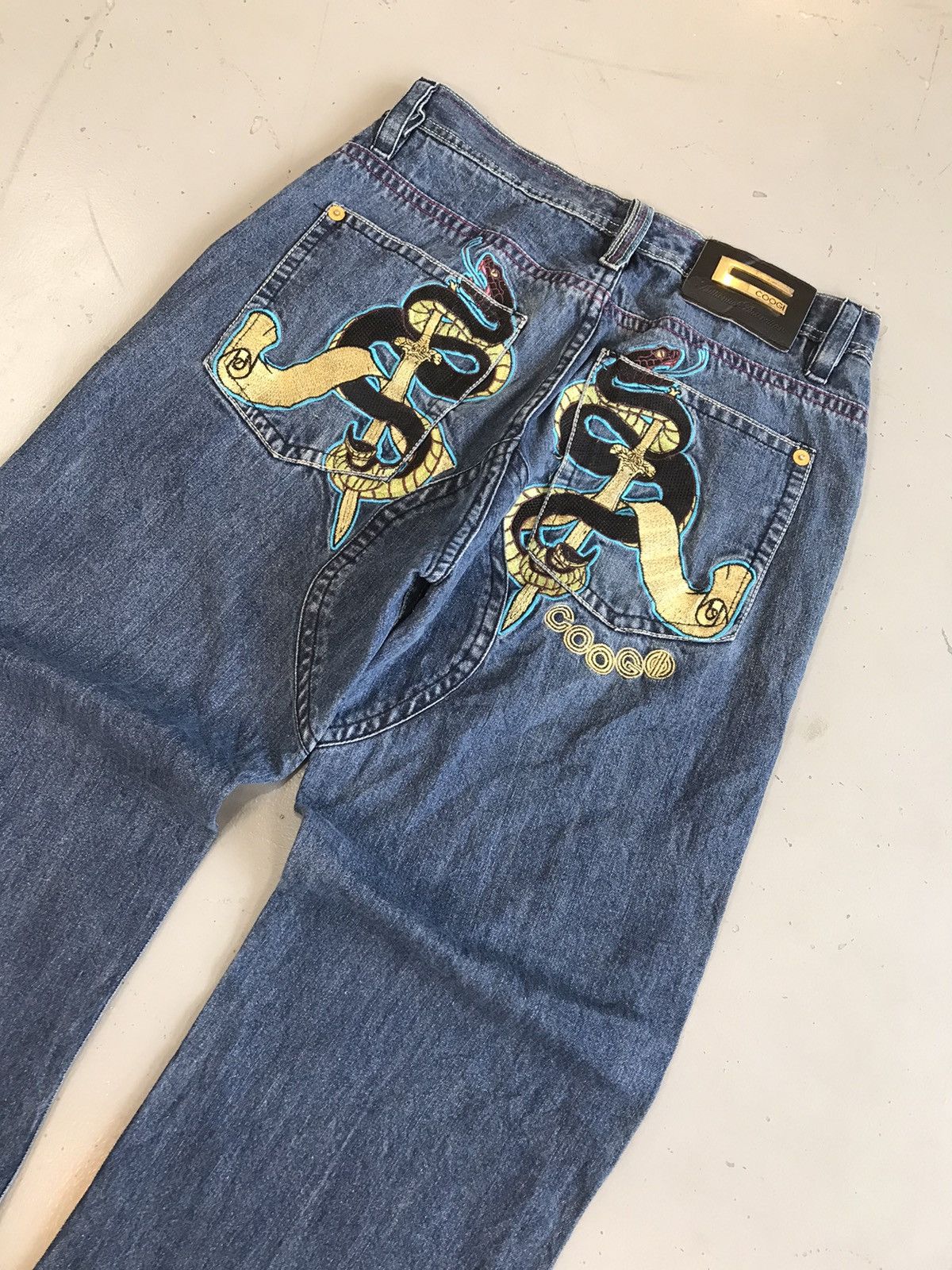 Coogi × Vintage Vintage Coogi sword ⚔️ sneck embroidered denim Size US 32 / EU 48 - 14 Thumbnail