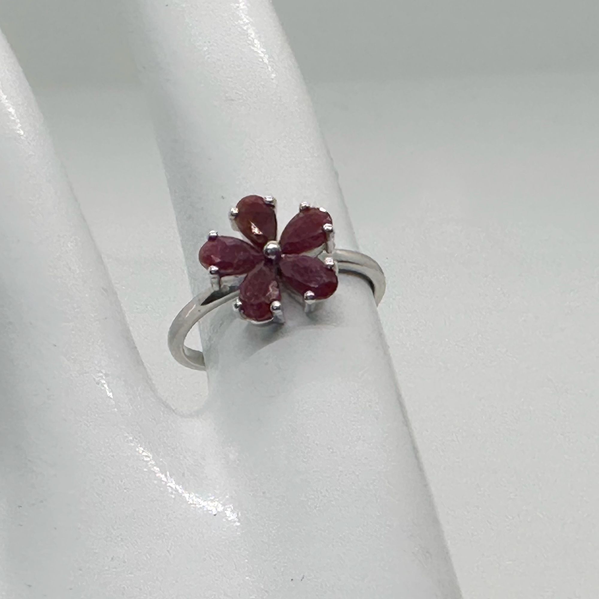 Other Natural Ruby Flower Ring - Sterling Silver - Size 7 - Simp Size ONE SIZE - 7 Thumbnail