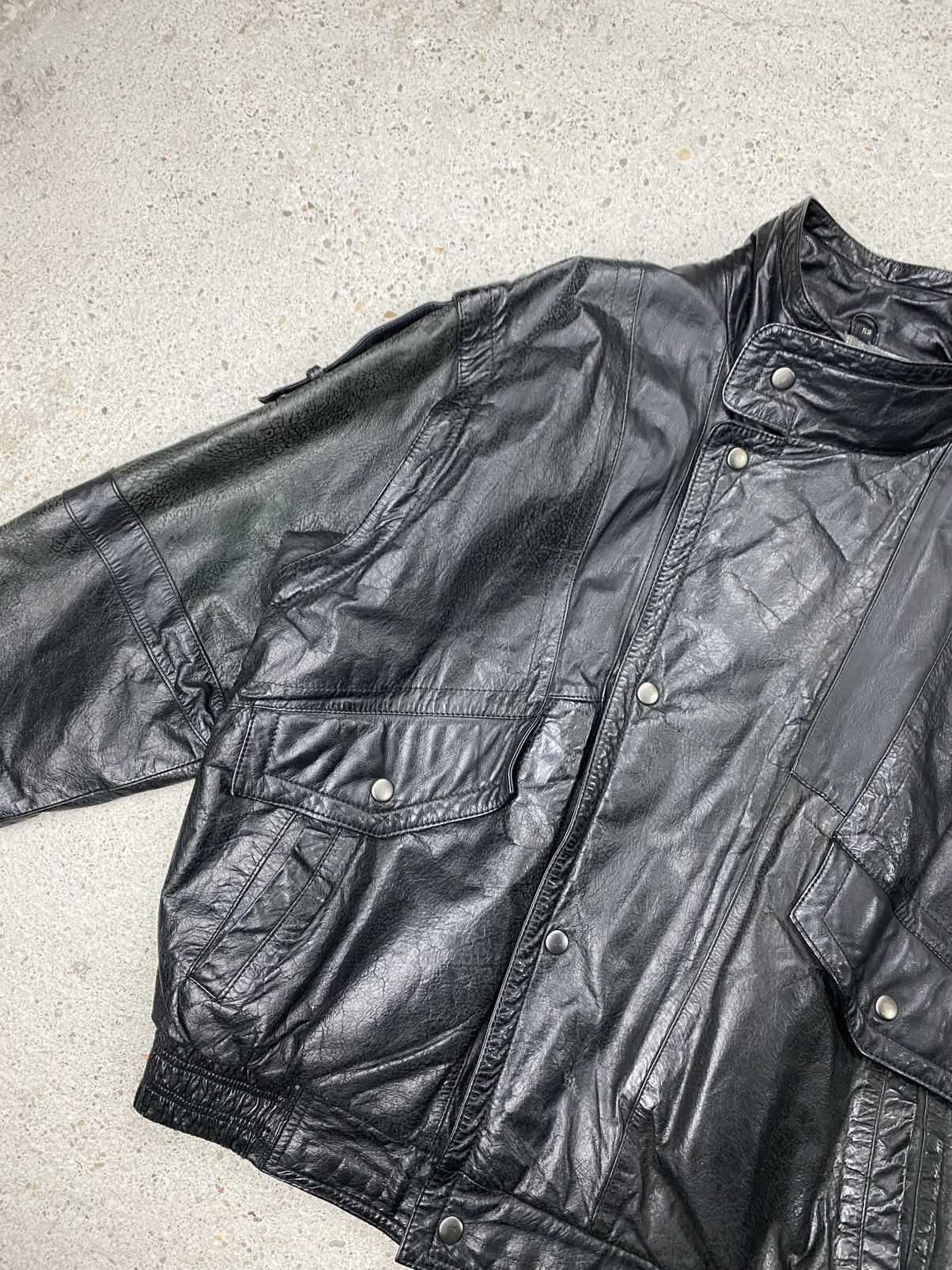 Japanese Brand Vintage black bomber leather jacket japan assimetrical Size US L / EU 52-54 / 3 - 3 Thumbnail