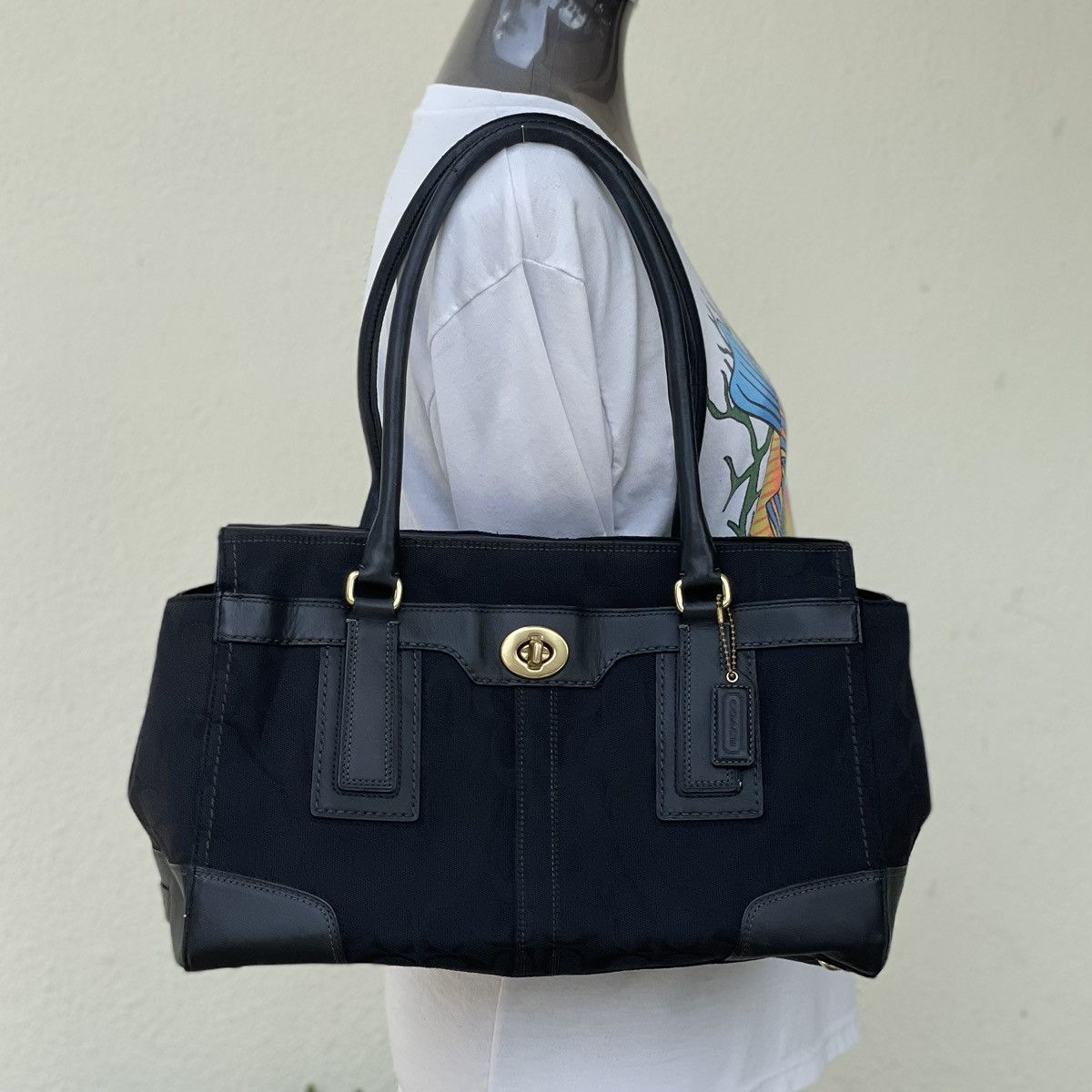 Coach Coach Hamptons Signature Handbag Size ONE SIZE - 2 Thumbnail