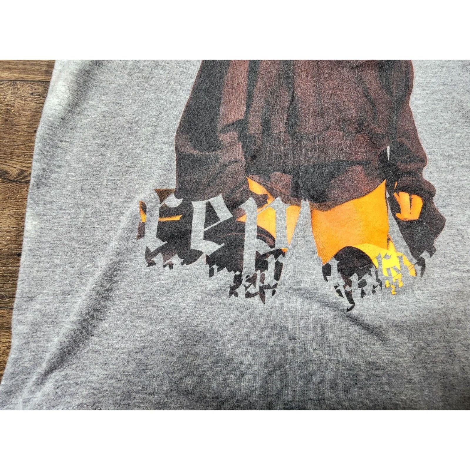 Vintage Taylor Swift T Shirt Womens L Gray Rep Graphic Concert Tee Distressed Shirt Womens L Gray Rep Graphic Concert Tee Distressed Size L / US 10 / IT 46 - 2 Thumbnail