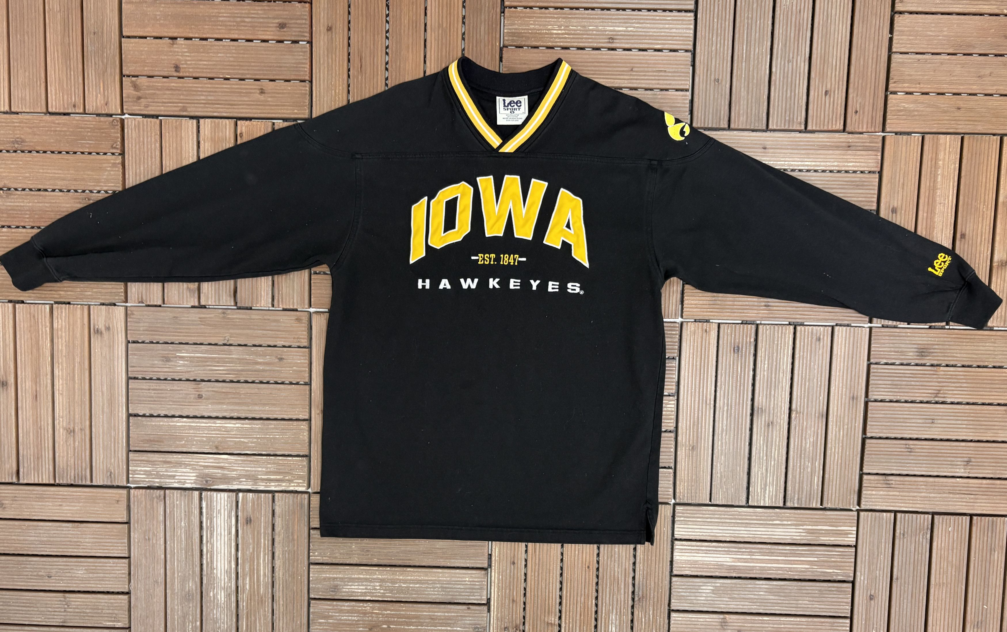 Vintage Iowa Hawkeyes Stitched Vintage Black Sweater Size US L / EU 52-54 / 3 - 5 Thumbnail