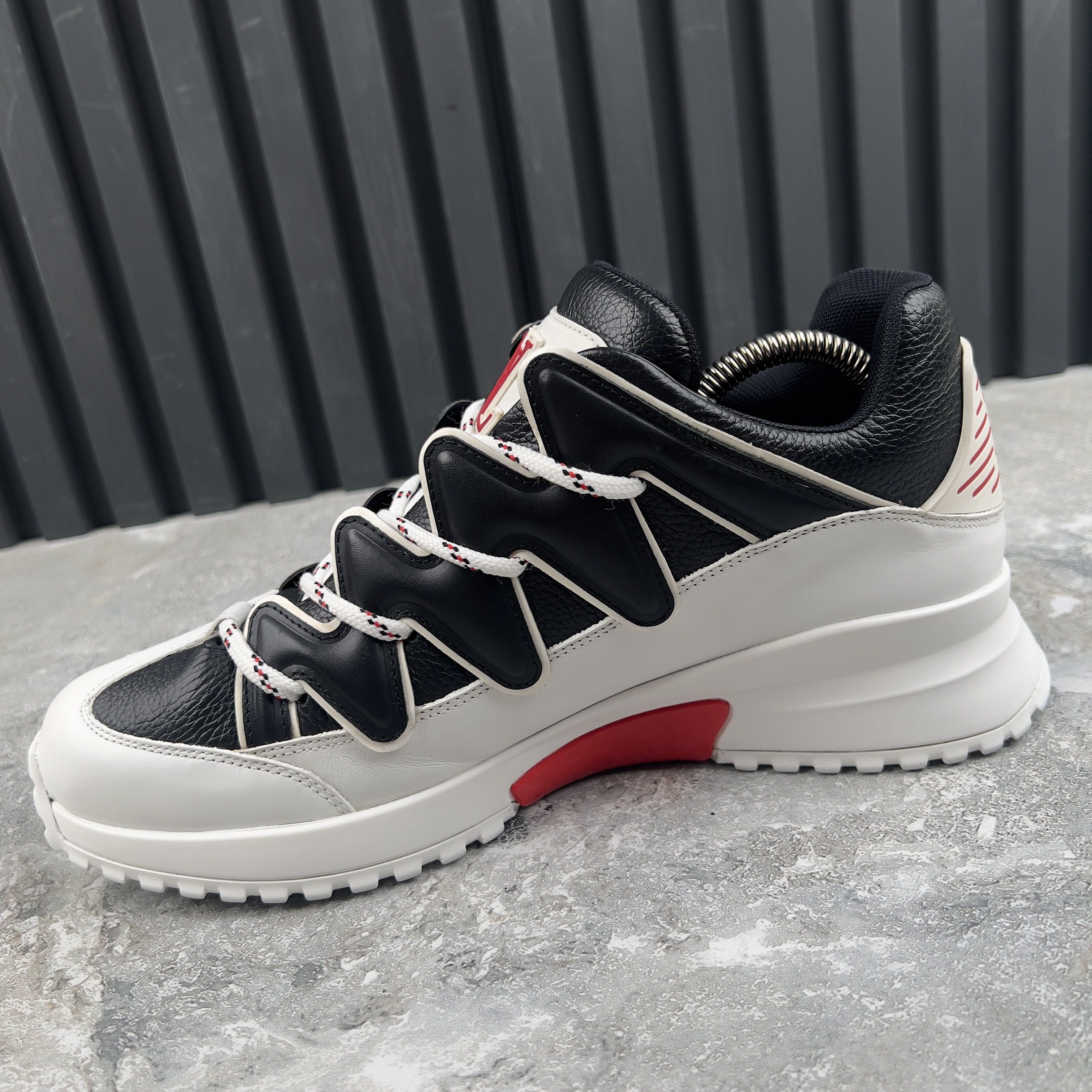 Louis Vuitton Zig Zag Logo Sneaker White Black Leather Size US 8 / EU 41 - 5 Thumbnail