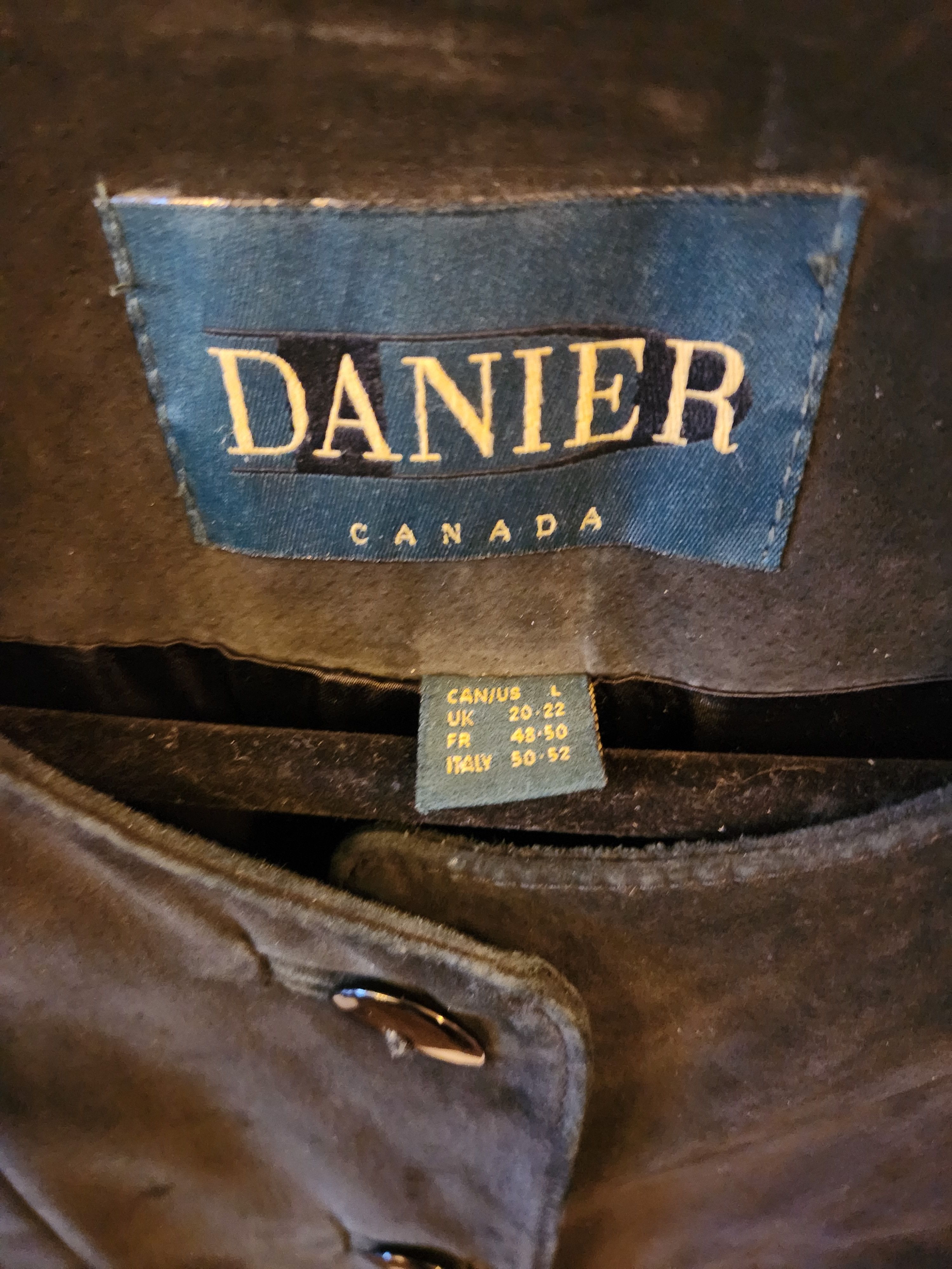 Danier Vintage Button Front Suede Buffalo Leather Jacket Size L / US 10 / IT 46 - 3 Thumbnail