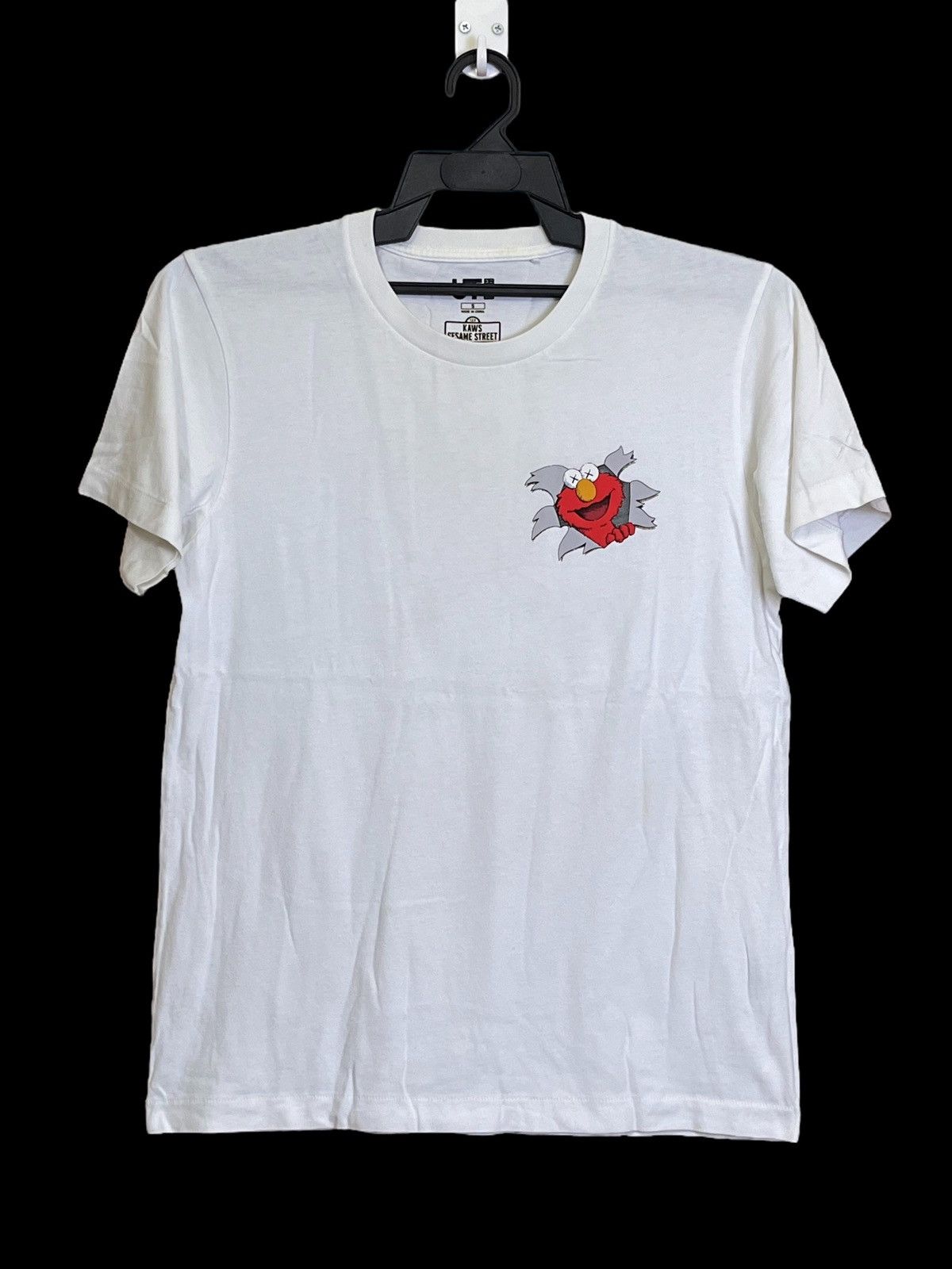 Kaws × Uniqlo UNIQLO x KAWS x SESAME STREET(ELMO) COLLABORATION T SHIRT Size US S / EU 44-46 / 1 - 2 Thumbnail