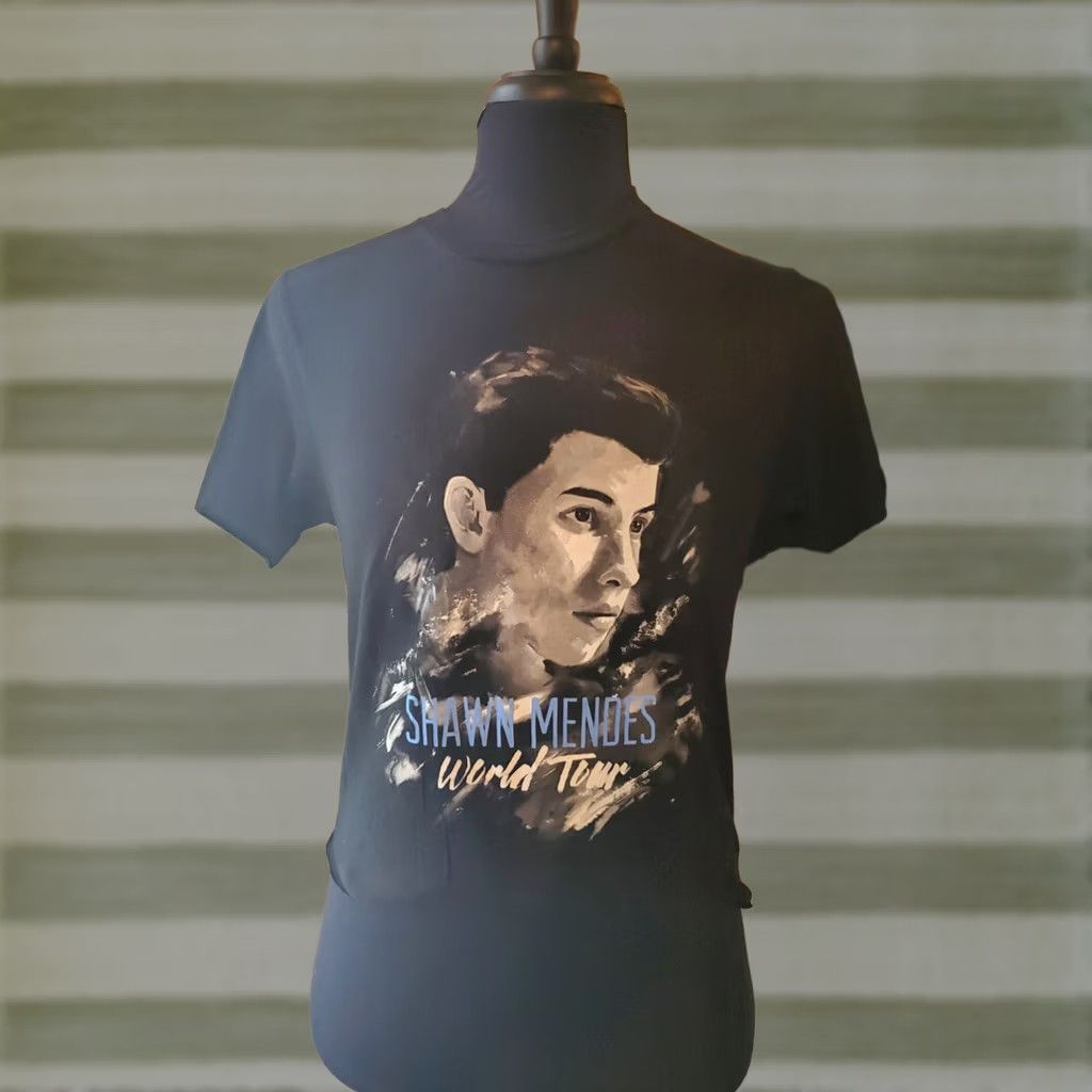 Vintage Shawn Mendes World Tour Crop Top Black T Shirt Size Small Size US S / EU 44-46 / 1 - 1 Thumbnail