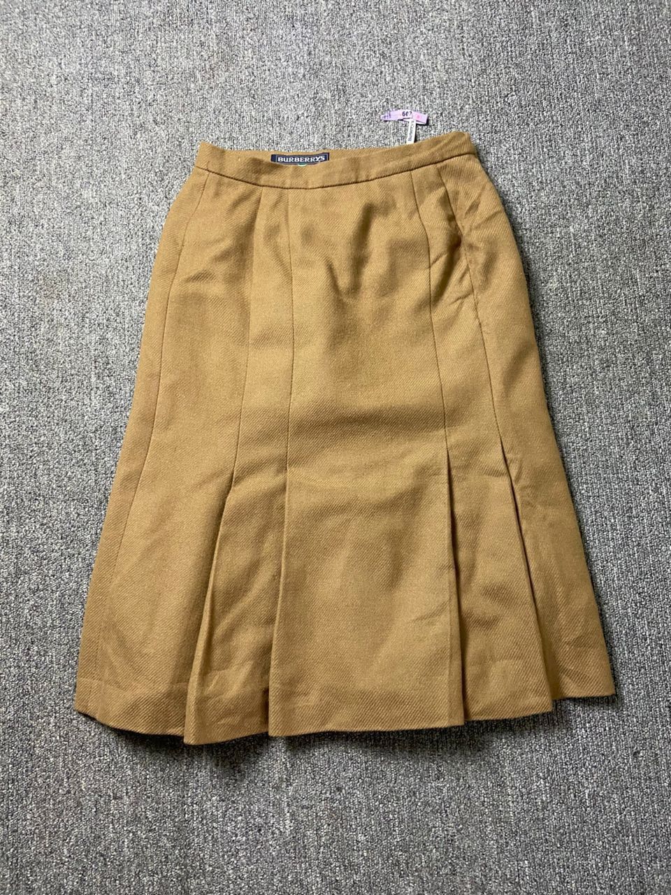 Burberry Vintage Burberrys Pleated Skirt (194) Size 27" / US 4 / IT 40 - 1 Thumbnail