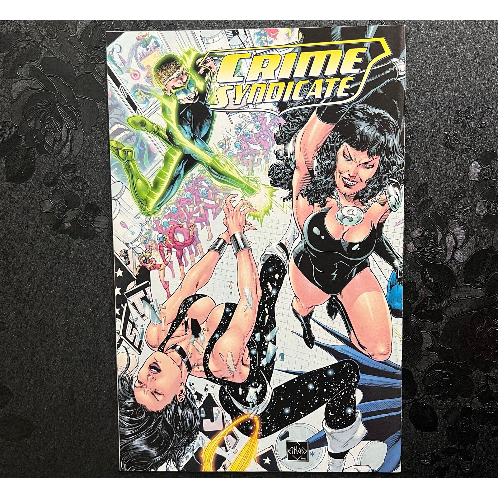 DC Comics Justice League of America # 50 Dec 2010 DC Comics Size ONE SIZE - 2 Thumbnail