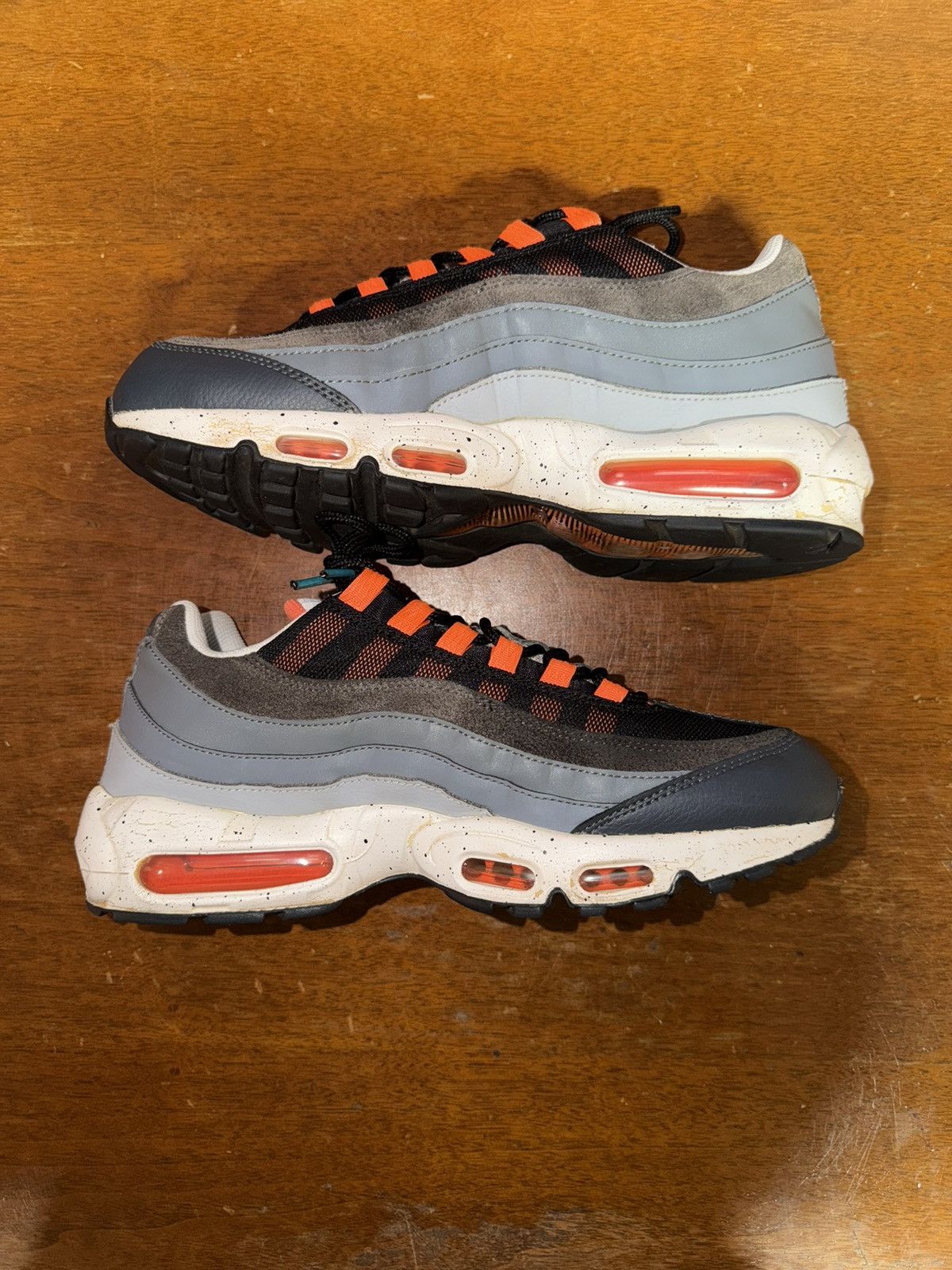 Nike Nike Air Max 95 Black Speckled size 10.5 Size US 10.5 / EU 43-44 - 2 Thumbnail