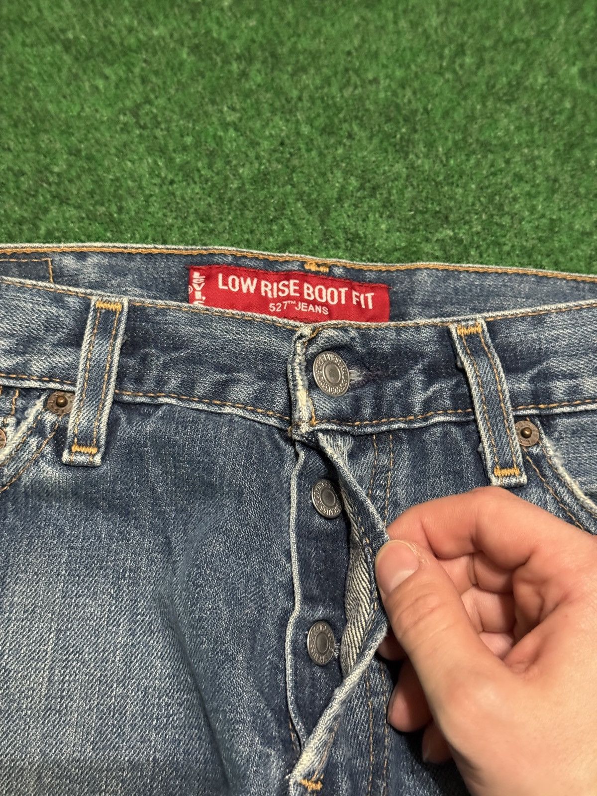 Levi's Vintage Clothing Levis 527 Button Fly Low Rise Bootcut 29x27 Denim Jeans Size US 29 - 4 Thumbnail