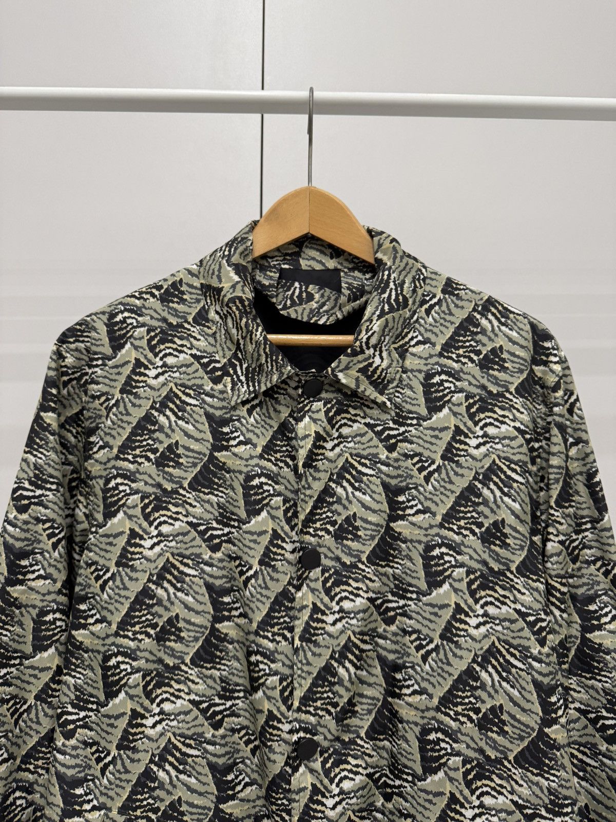 Acne Studios Acne Studios Tony Face Himalayan Tiger Camo Light Jacket Size US M / EU 48-50 / 2 - 6 Thumbnail