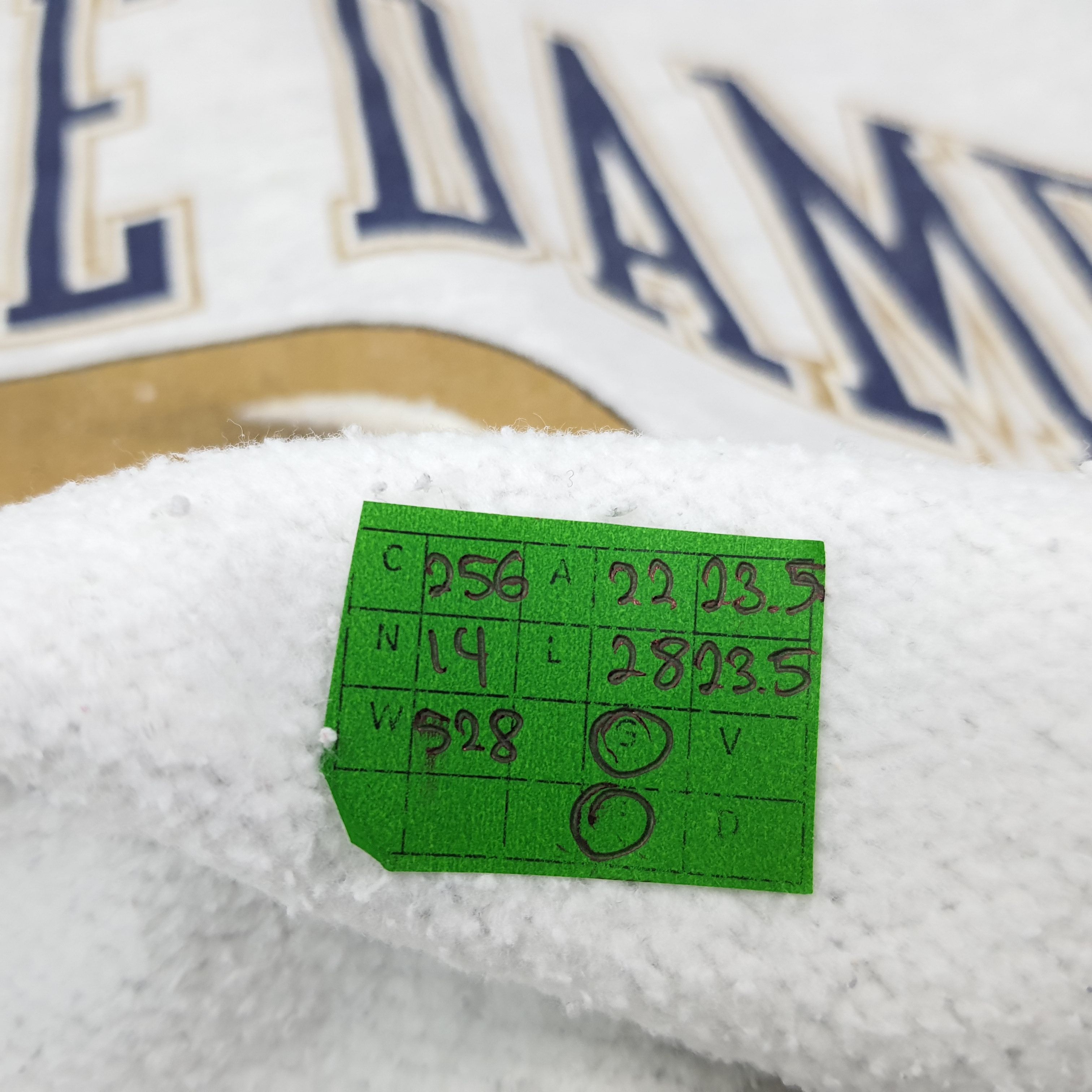Galt Crew Vintage Notre Dame America Football NFL Sweatshirt C256N14 Size US M / EU 48-50 / 2 - 7 Thumbnail