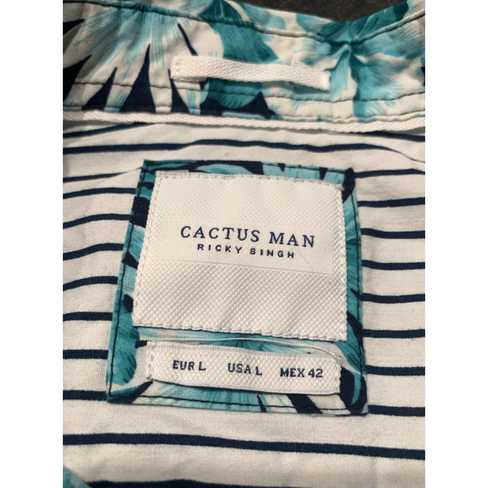 Vintage Cactus Man Mens Slim Fit Button-Down Dress Shirt Large White and Navy Blue Floral Cotton Size 42R - 7 Thumbnail