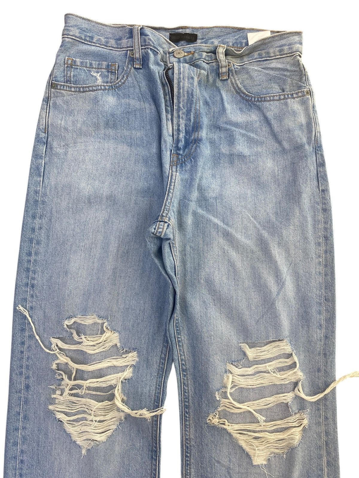Uniqlo Uniqlo Ripped Light Blue Wash Style Loose Jeans Size US 28 / EU 44 - 2 Thumbnail