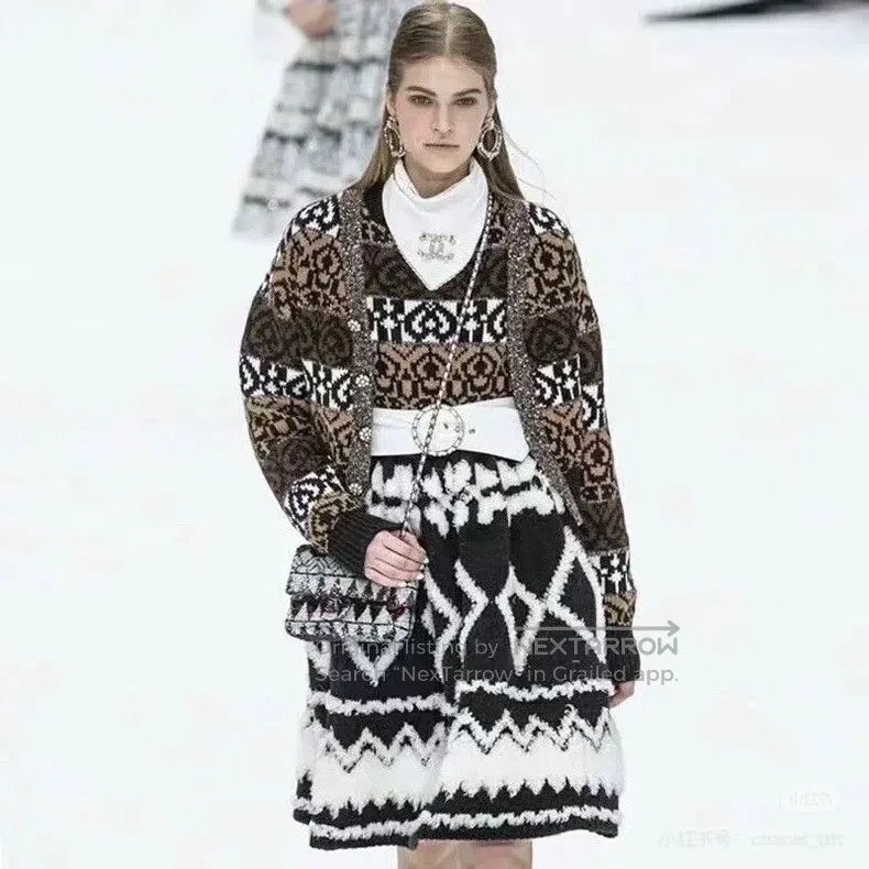 Chanel Chanel 19k snow series black and white mixed colour sequin Size 24" / US 00 / IT 34 - 8 Thumbnail
