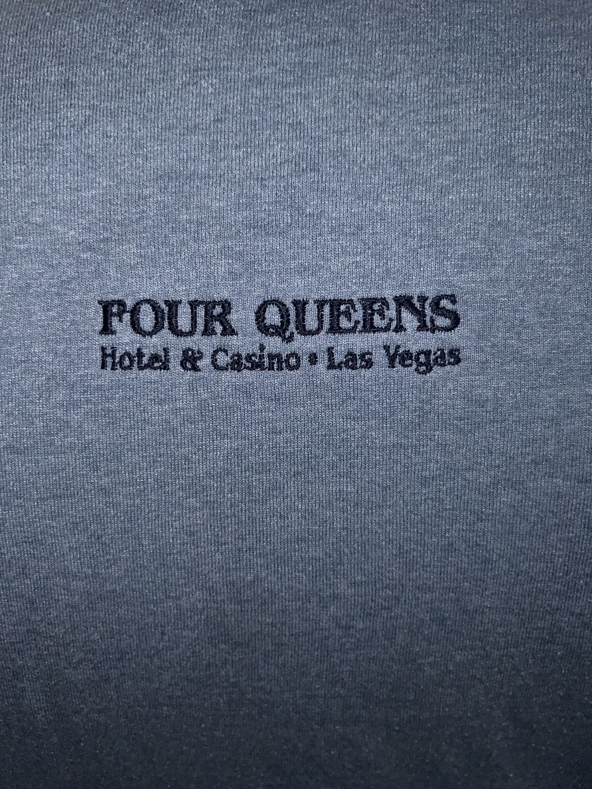 Gildan Gildan Four Queens Hotel & Casino Las Vegas Tee Size US XL / EU 56 / 4 - 2 Thumbnail