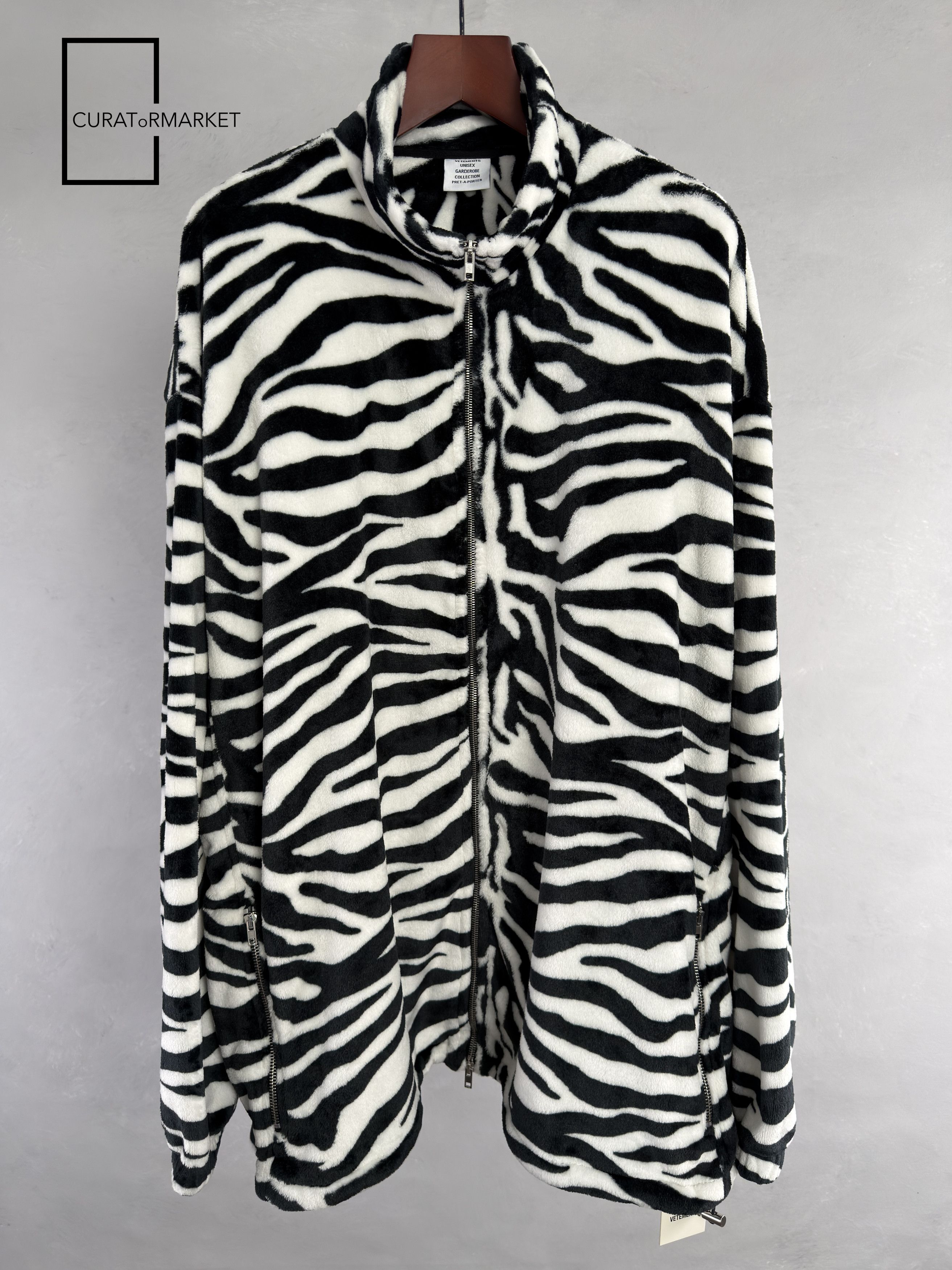 Vetements RARE Runway Zebra Print Fleece Zip Side Pocket Jacket SS23 Size US L / EU 52-54 / 3 - 2 Thumbnail