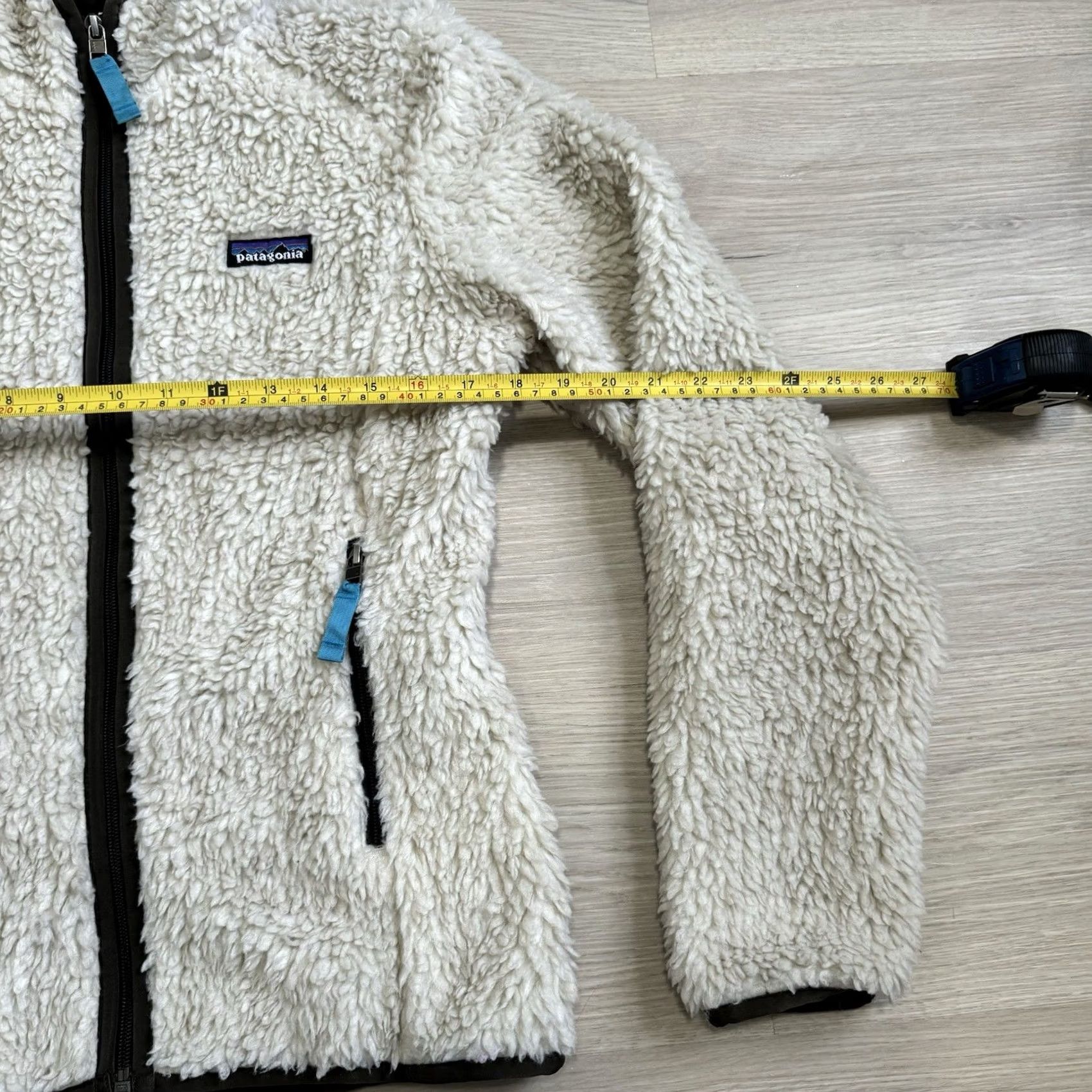 Patagonia Patagonia Women's Retro-X Cardigan Oatmeal Full Zip Jacket Mid-Length Handbag? Size S / US 4 / IT 40 - 2 Thumbnail