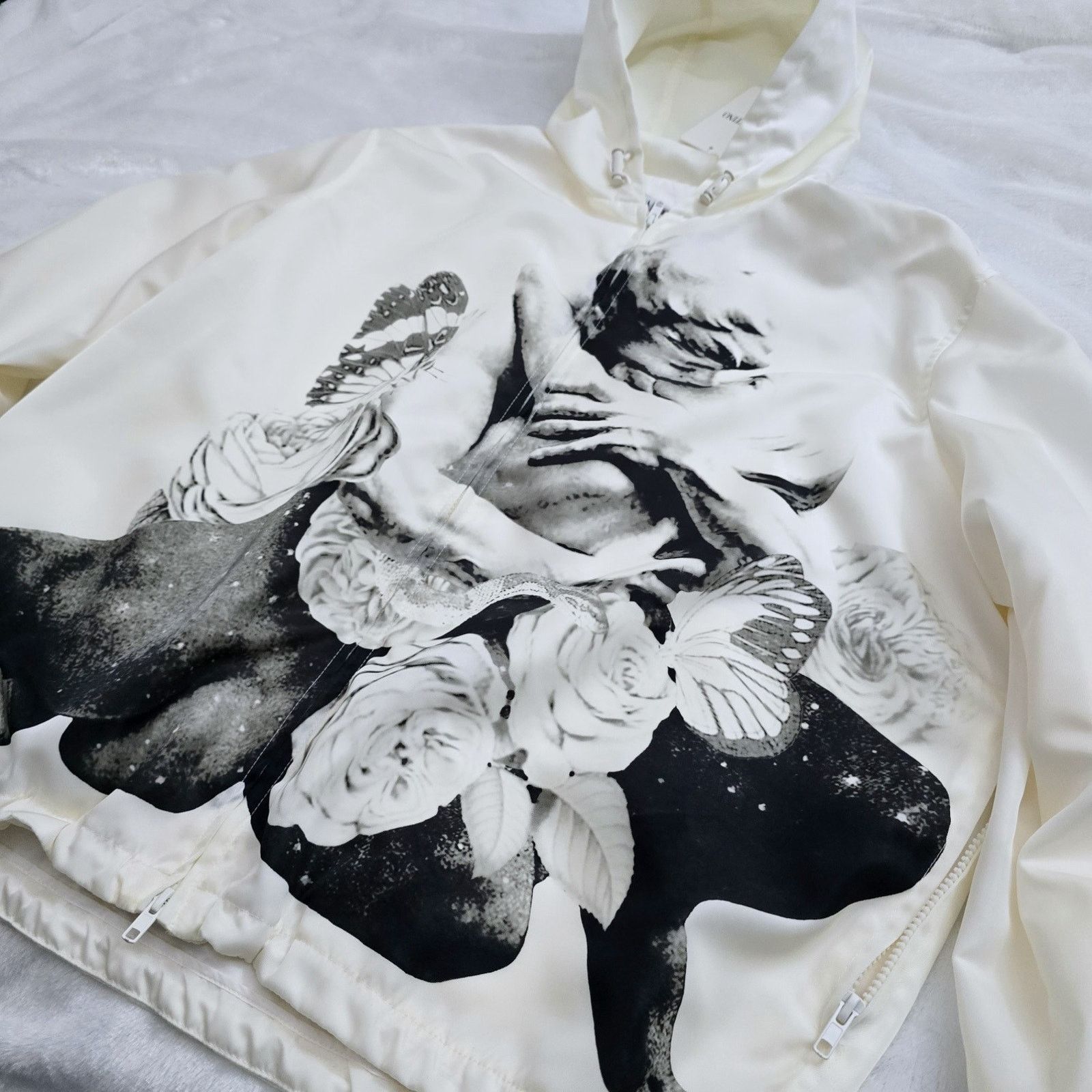 Valentino Valentino Artistic Graphic Satin Effect Hooded Jacket $3890 Size S / US 4 / IT 40 - 3 Thumbnail