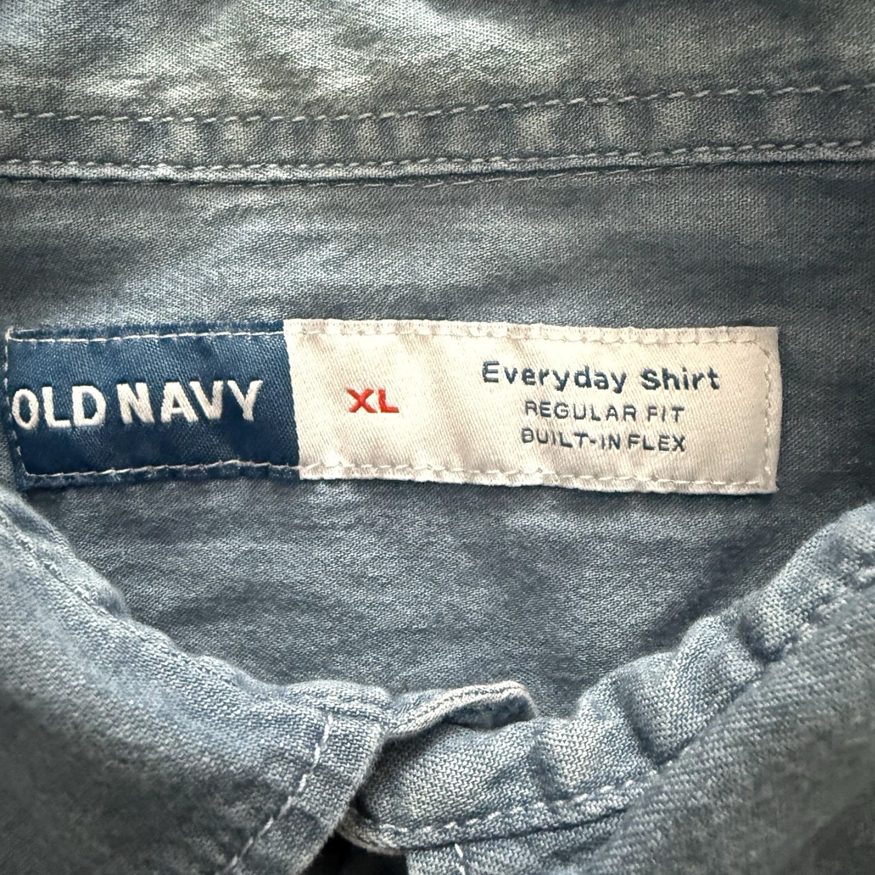 Old Navy Old Navy Everyday Shirt Mens XL Blue Chambray Built-In Flex Button Up Regular Size US XL / EU 56 / 4 - 2 Thumbnail
